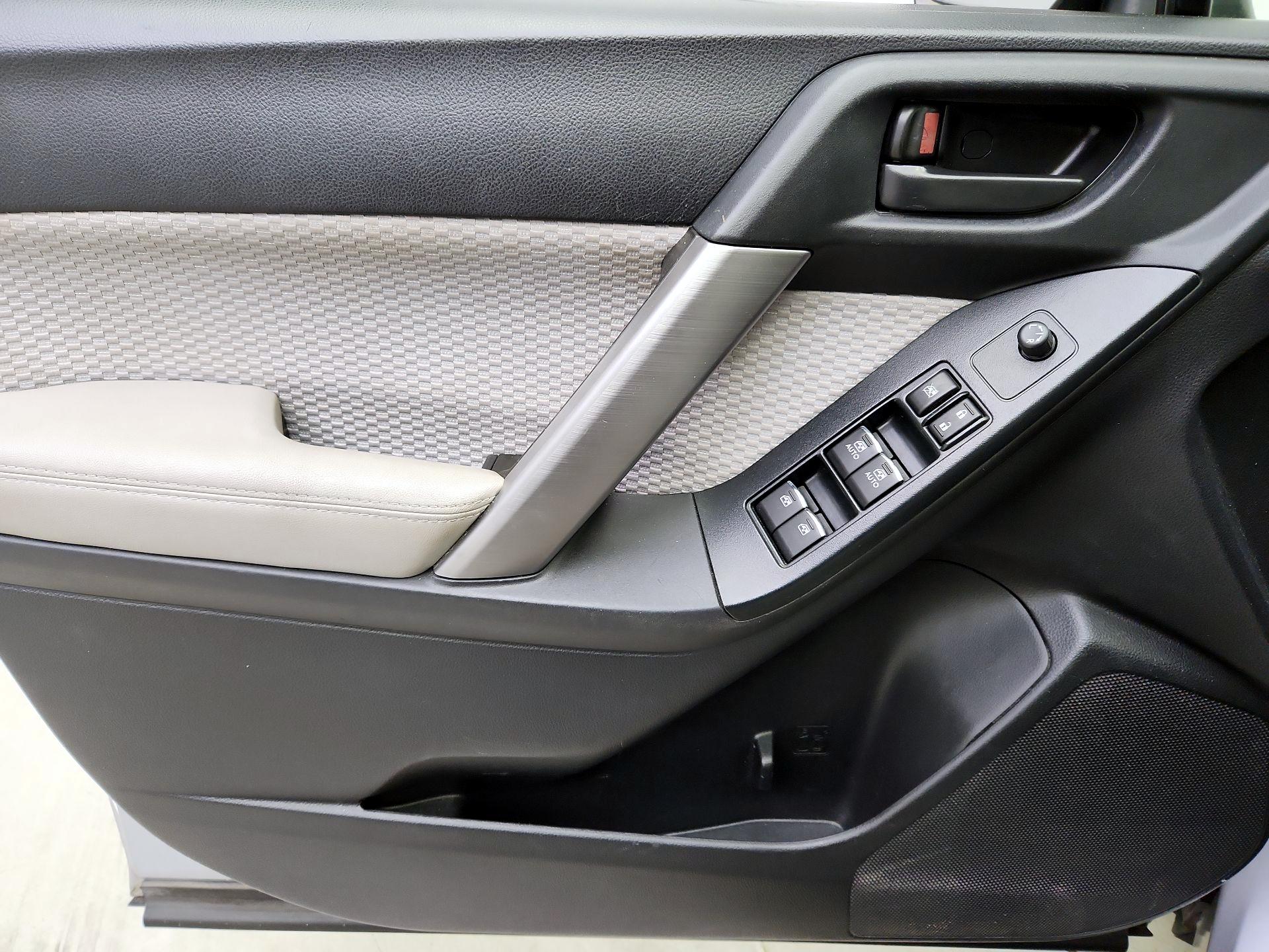Thumbnail: 2017 Subaru Forester - 12