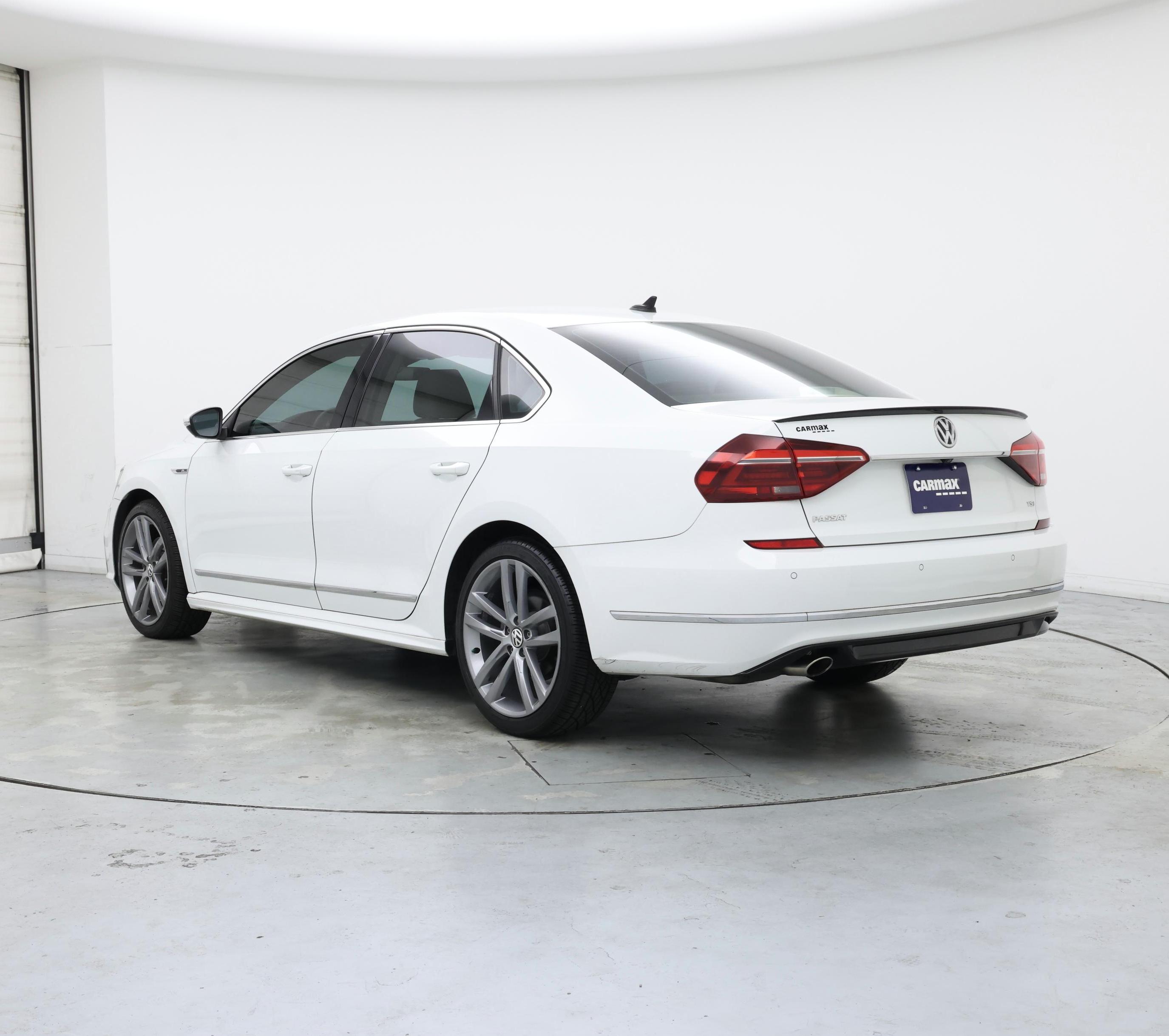 Thumbnail: 2019 Volkswagen Passat - 2