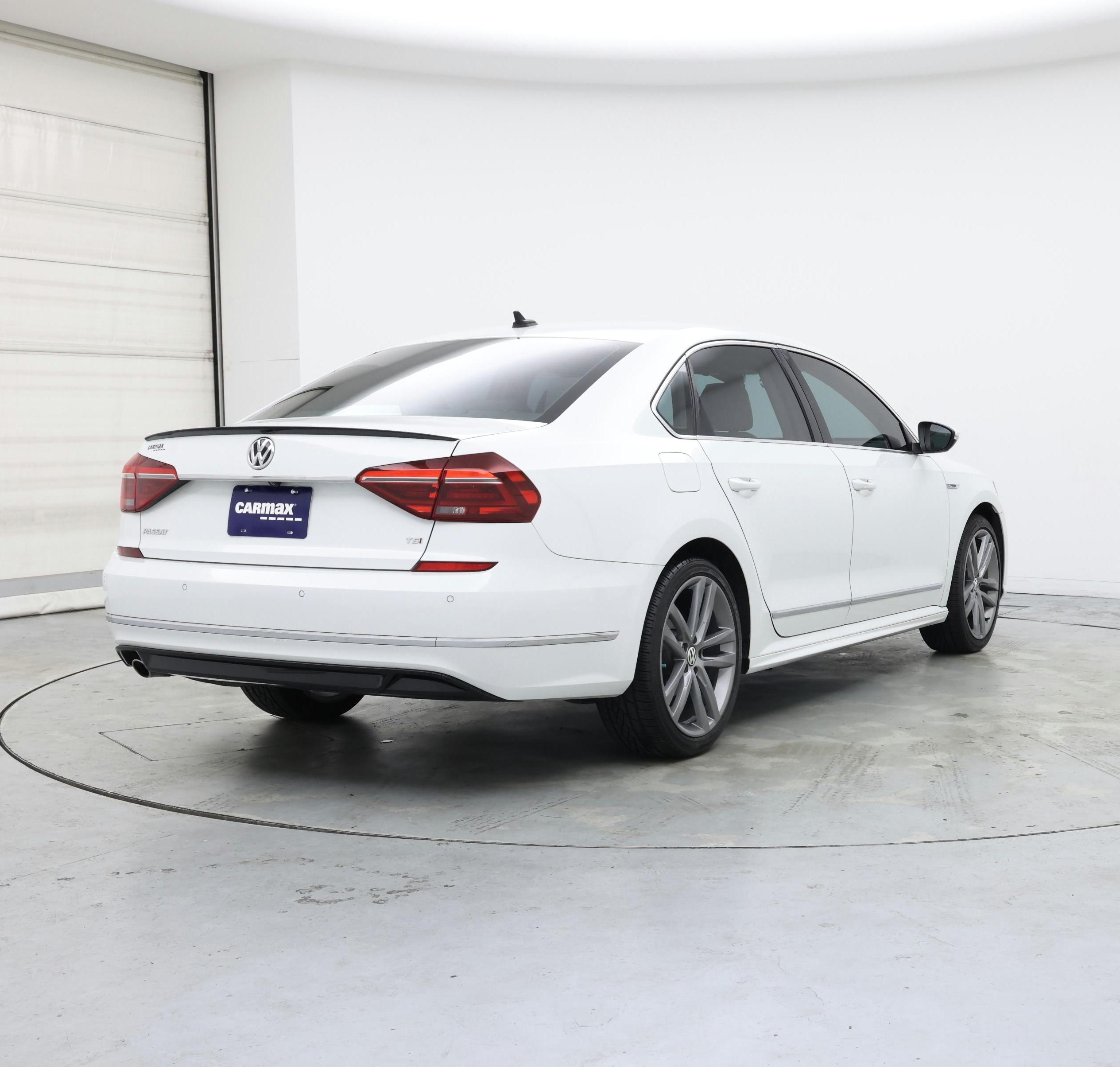 Thumbnail: 2019 Volkswagen Passat - 8