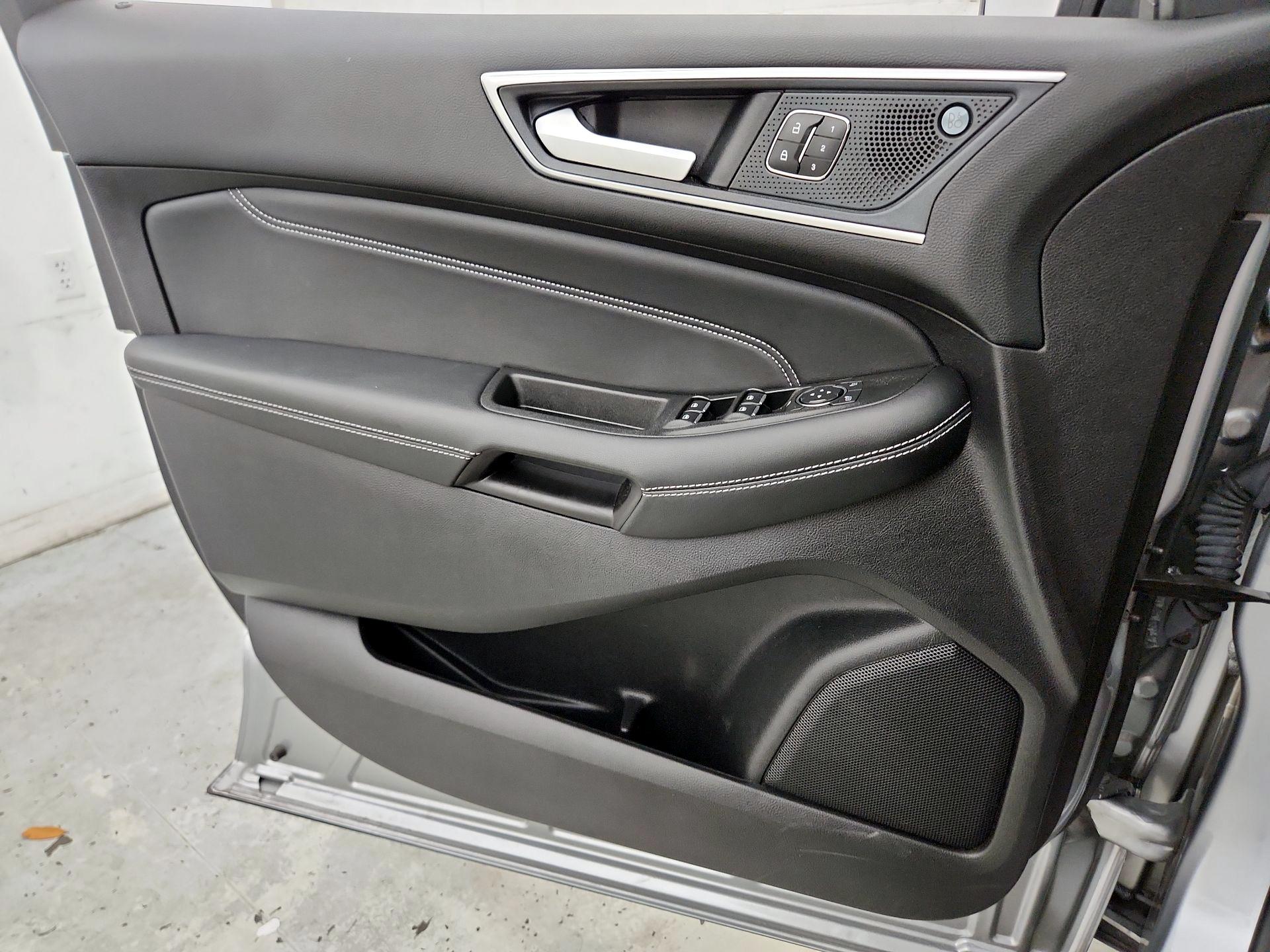 Thumbnail: 2020 Ford Edge - 12