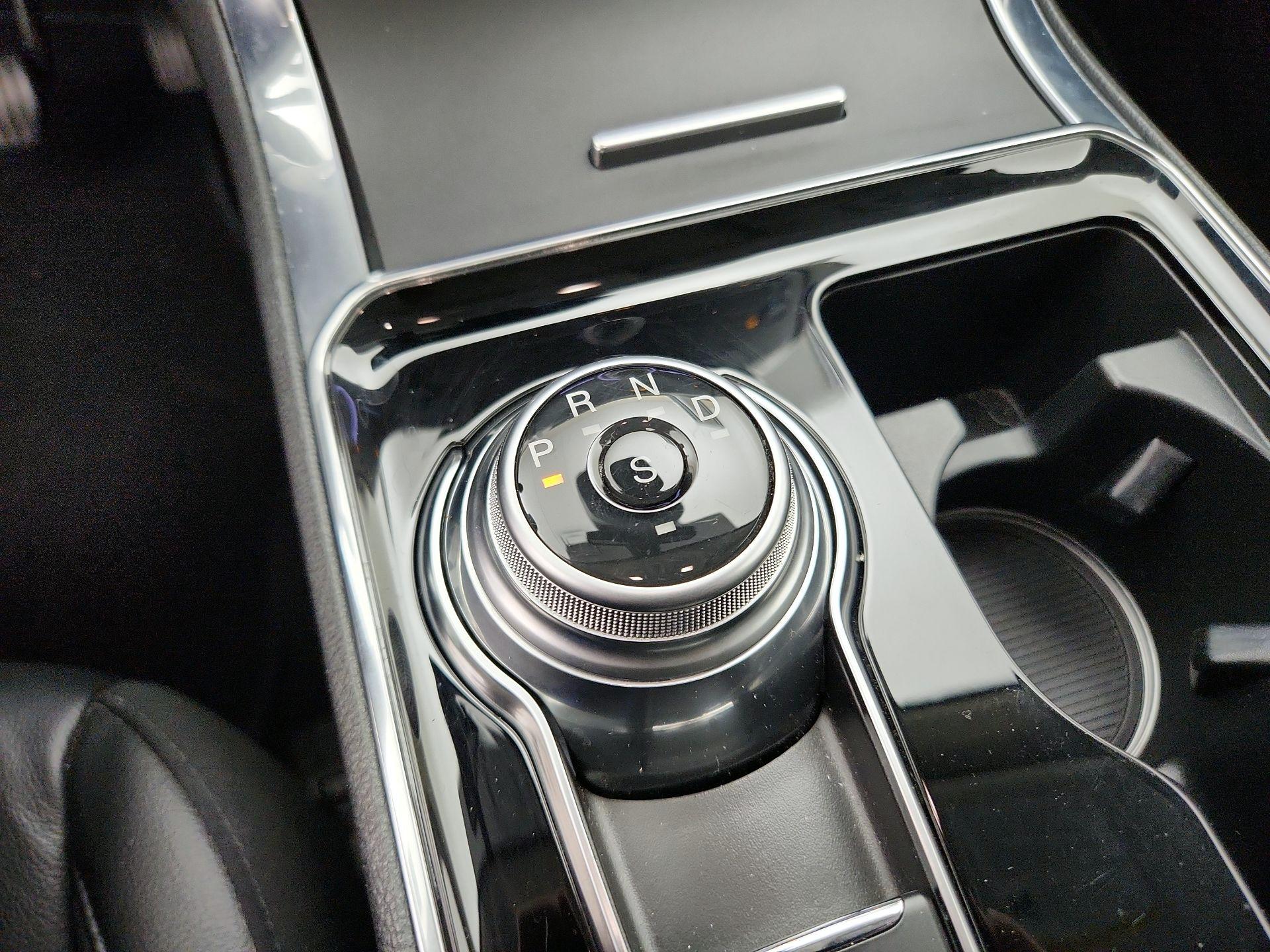 Thumbnail: 2020 Ford Edge - 18