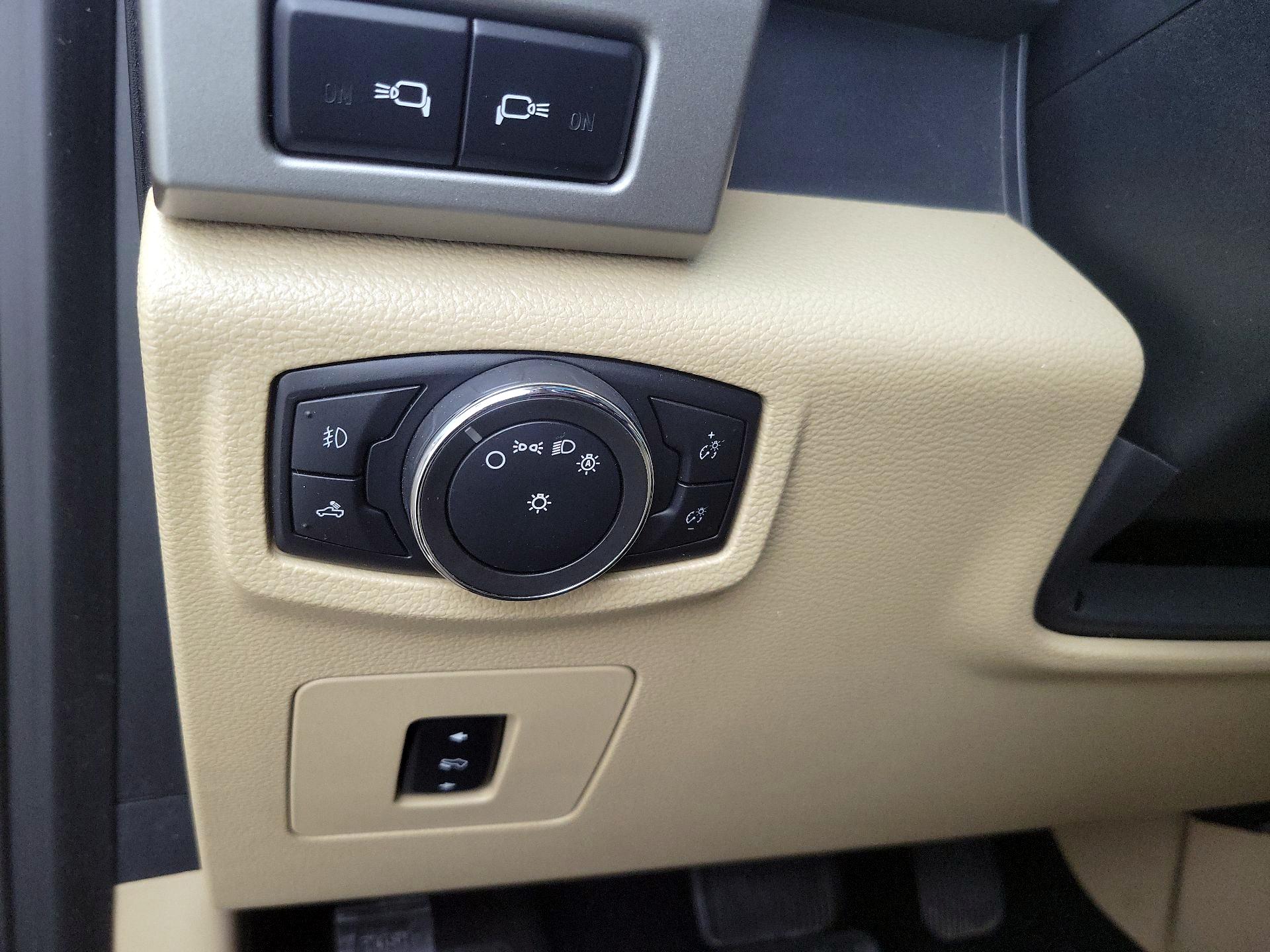 Thumbnail: 2016 Ford F-150 - 13