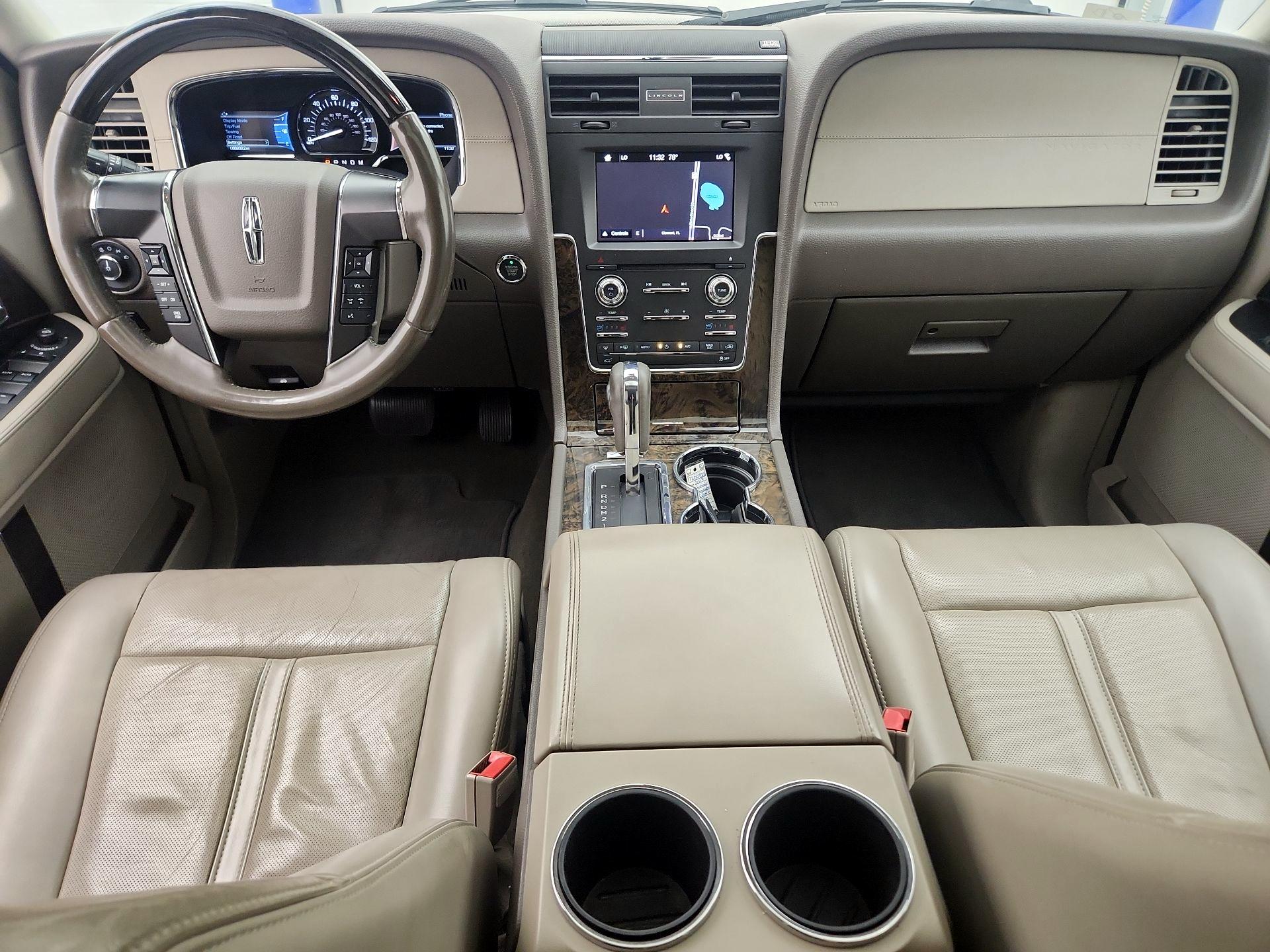 Thumbnail: 2017 Lincoln Navigator - 9