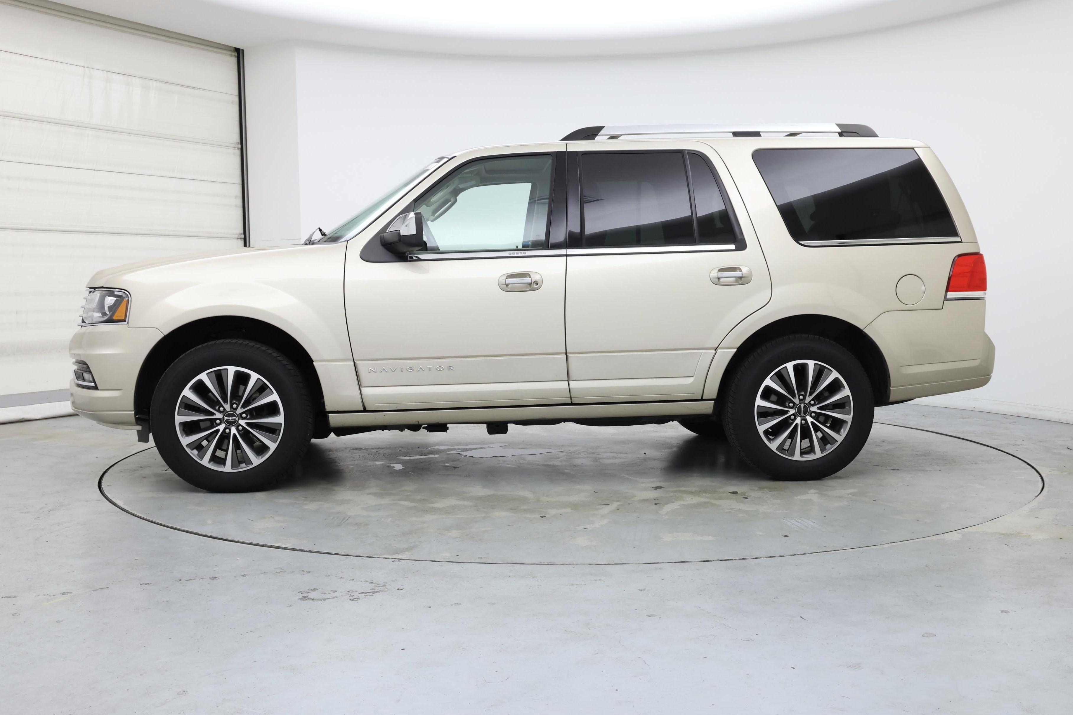 Thumbnail: 2017 Lincoln Navigator - 3