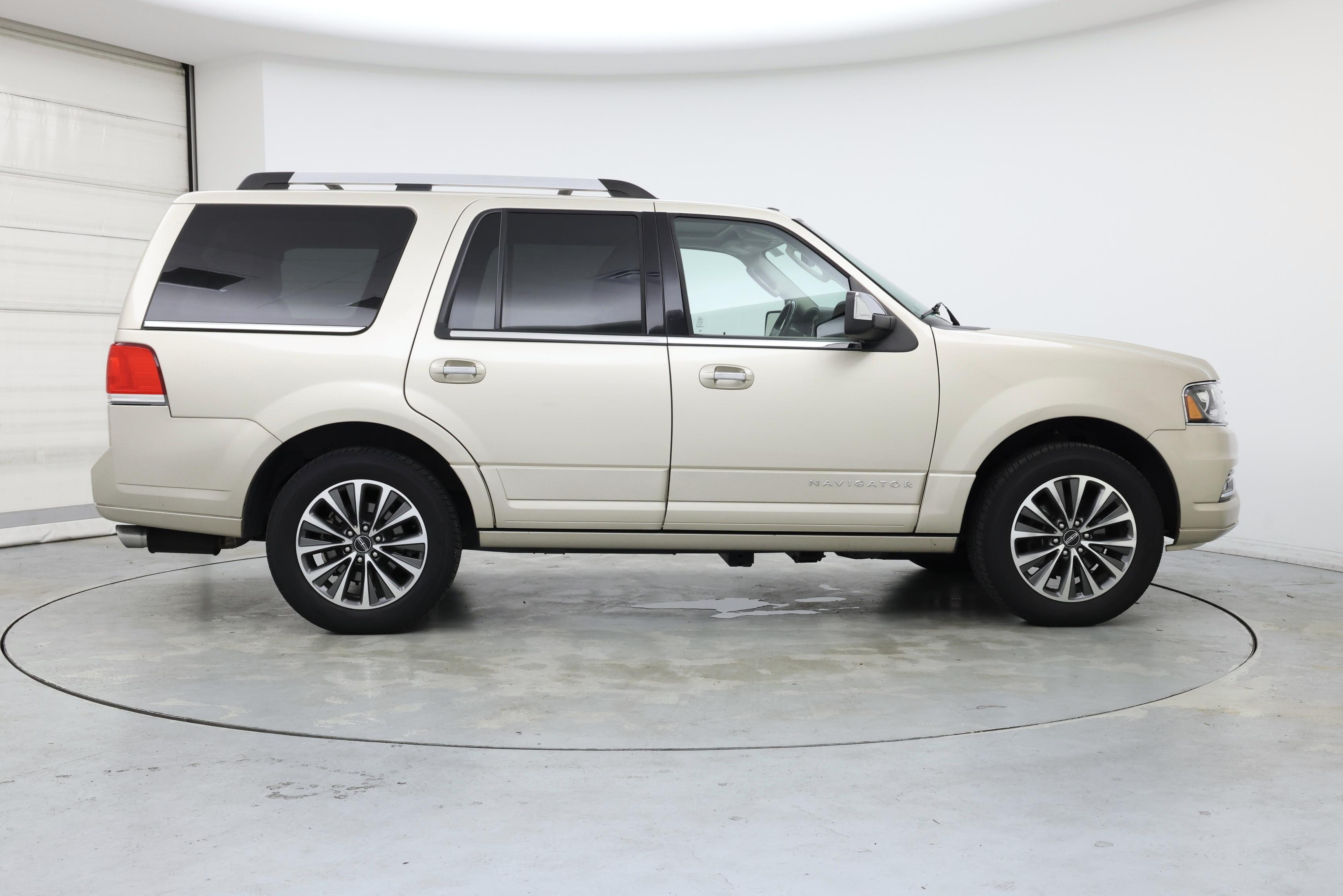 Thumbnail: 2017 Lincoln Navigator - 7