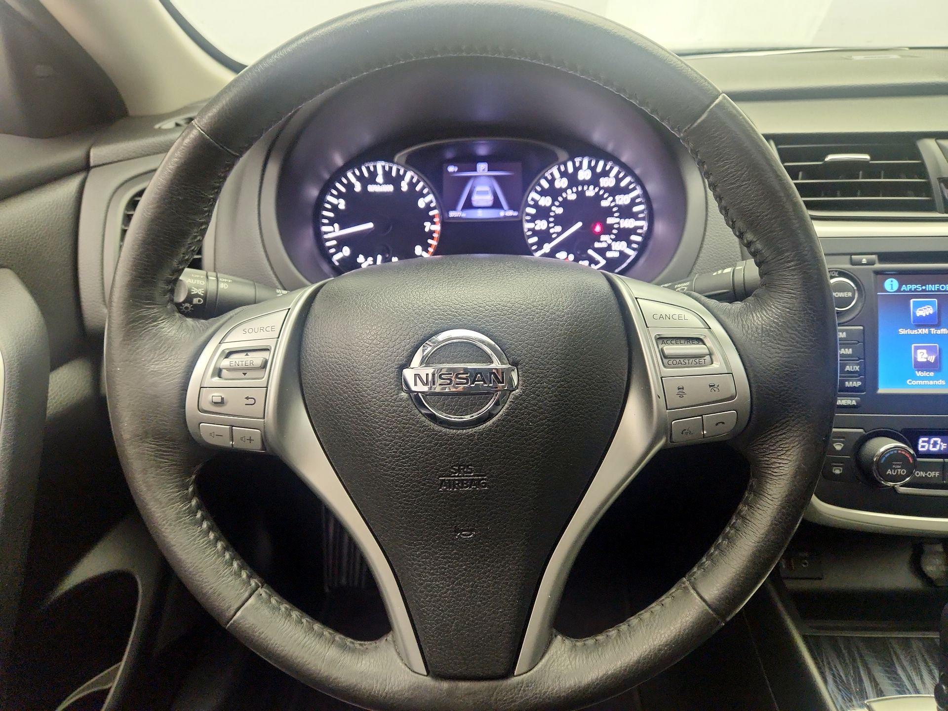 Thumbnail: 2016 Nissan Altima - 10