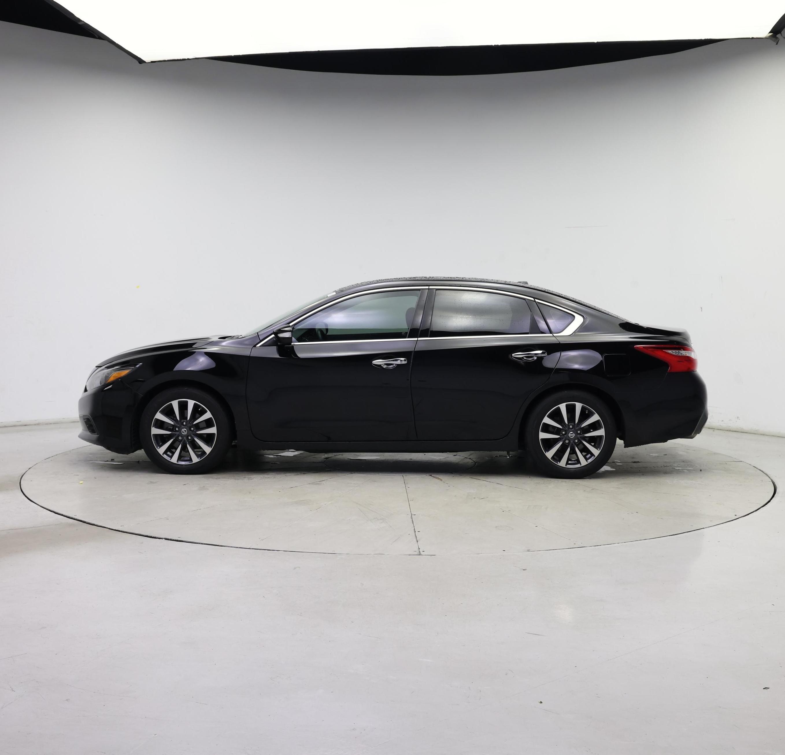 Thumbnail: 2016 Nissan Altima - 3