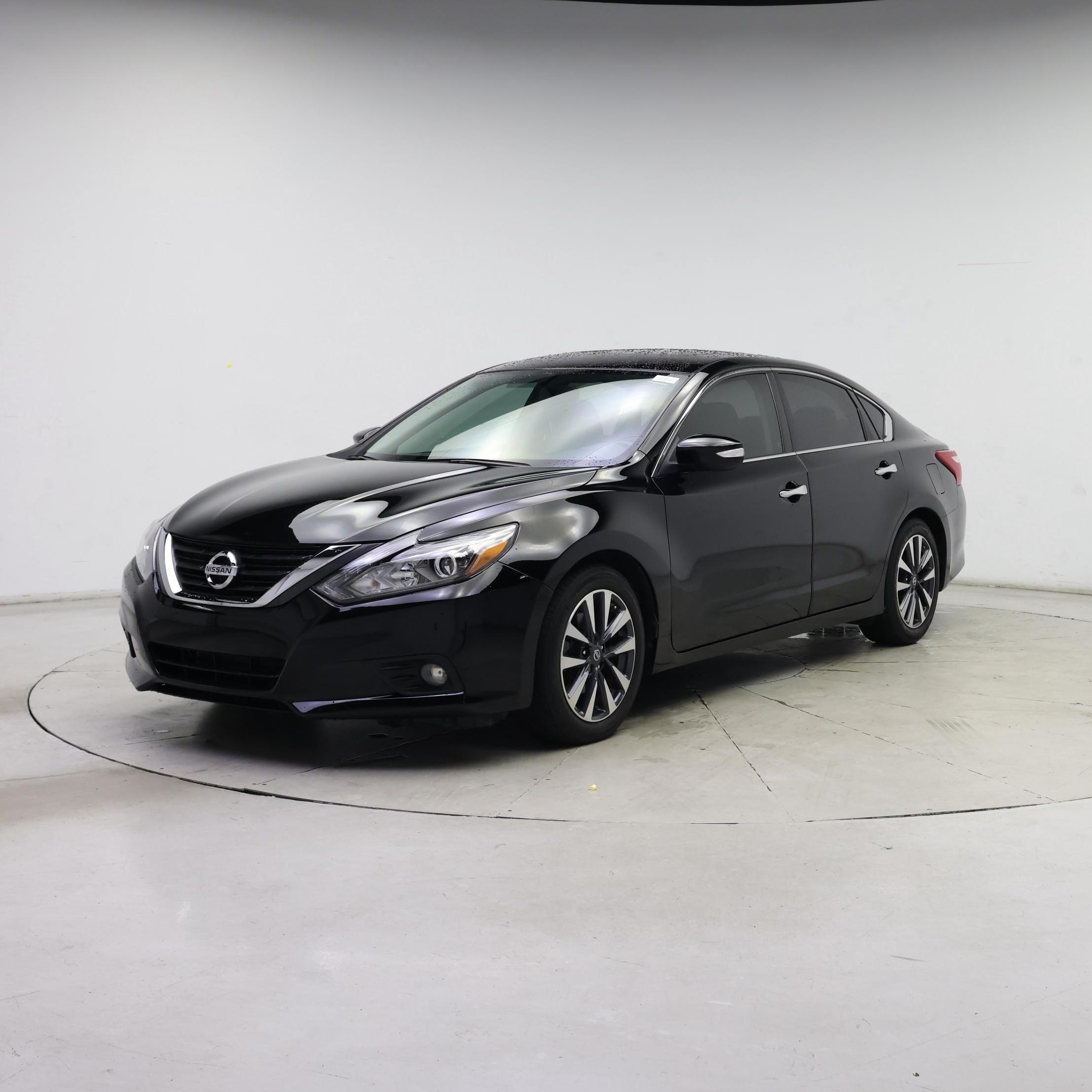 Thumbnail: 2016 Nissan Altima - 4