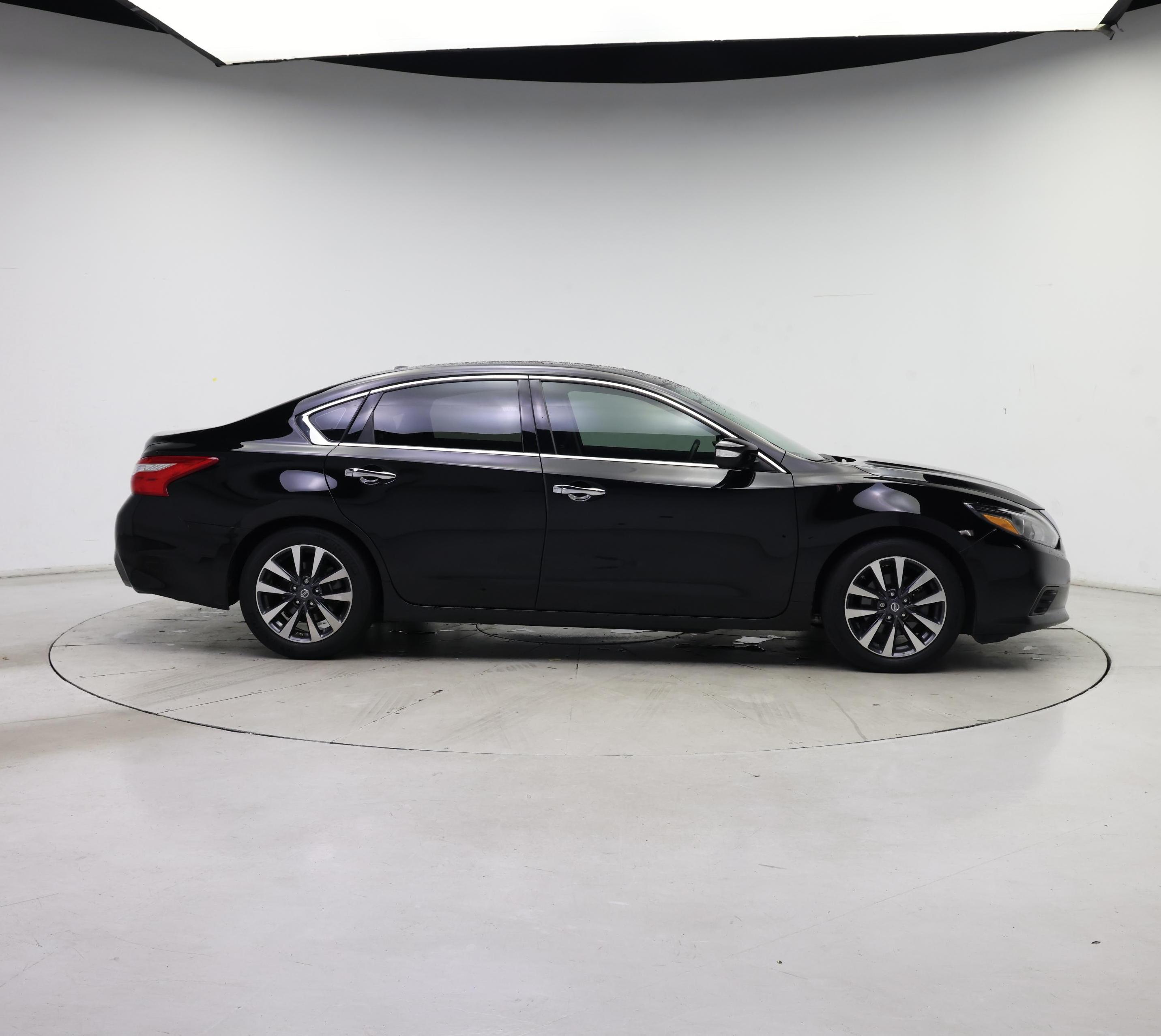 Thumbnail: 2016 Nissan Altima - 7