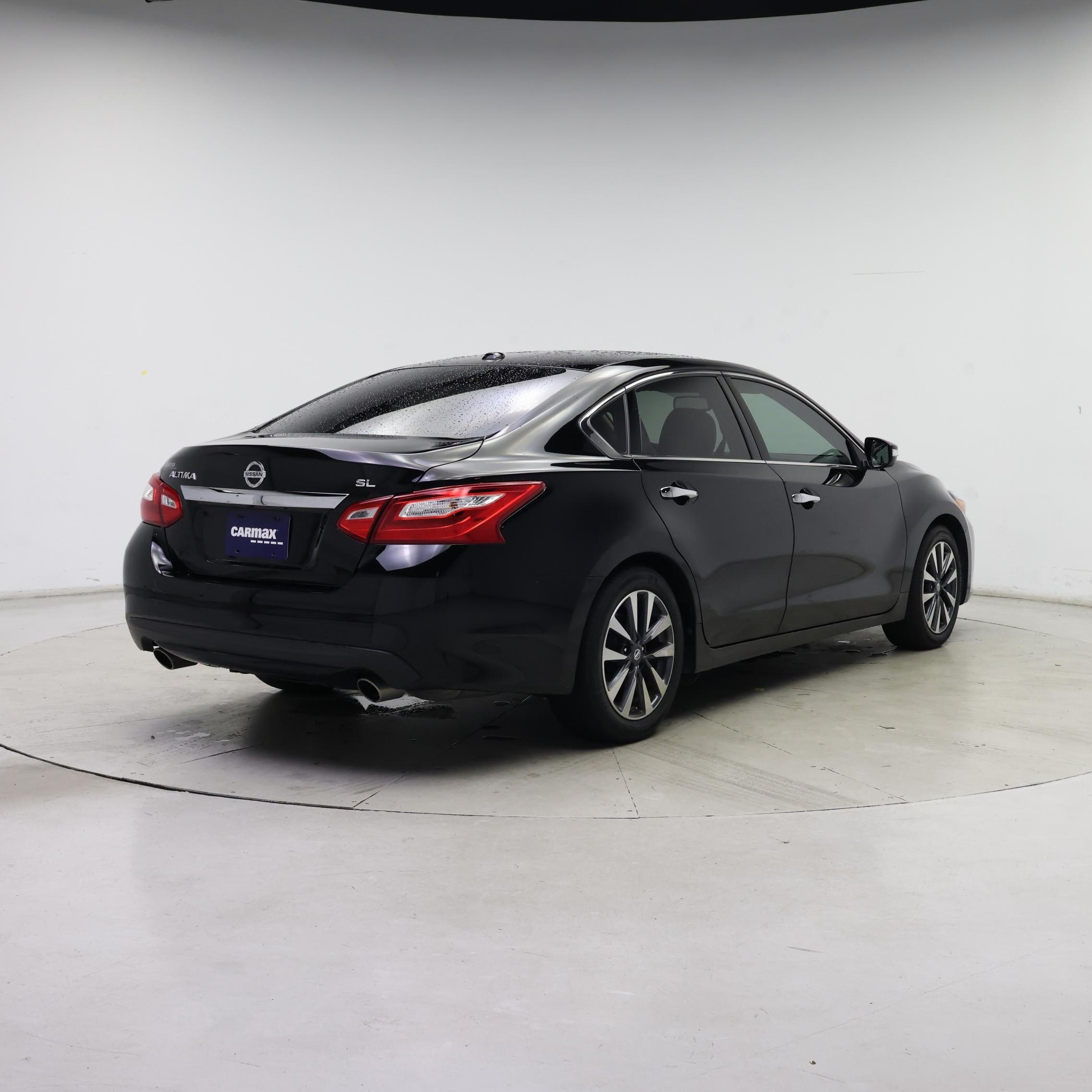 Thumbnail: 2016 Nissan Altima - 8