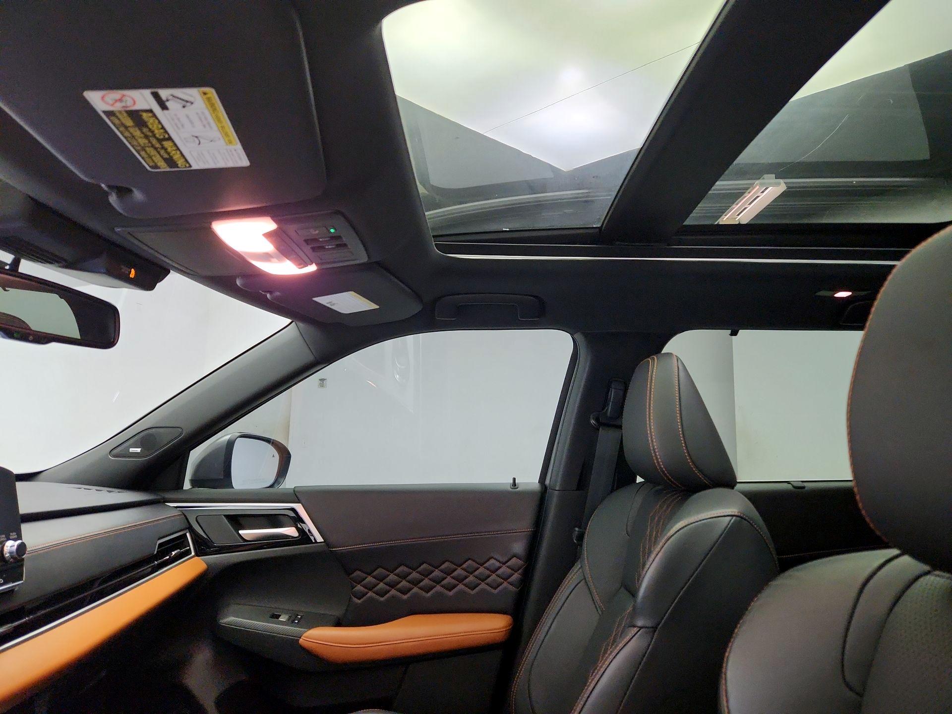 Thumbnail: 2024 Mitsubishi Outlander - 20