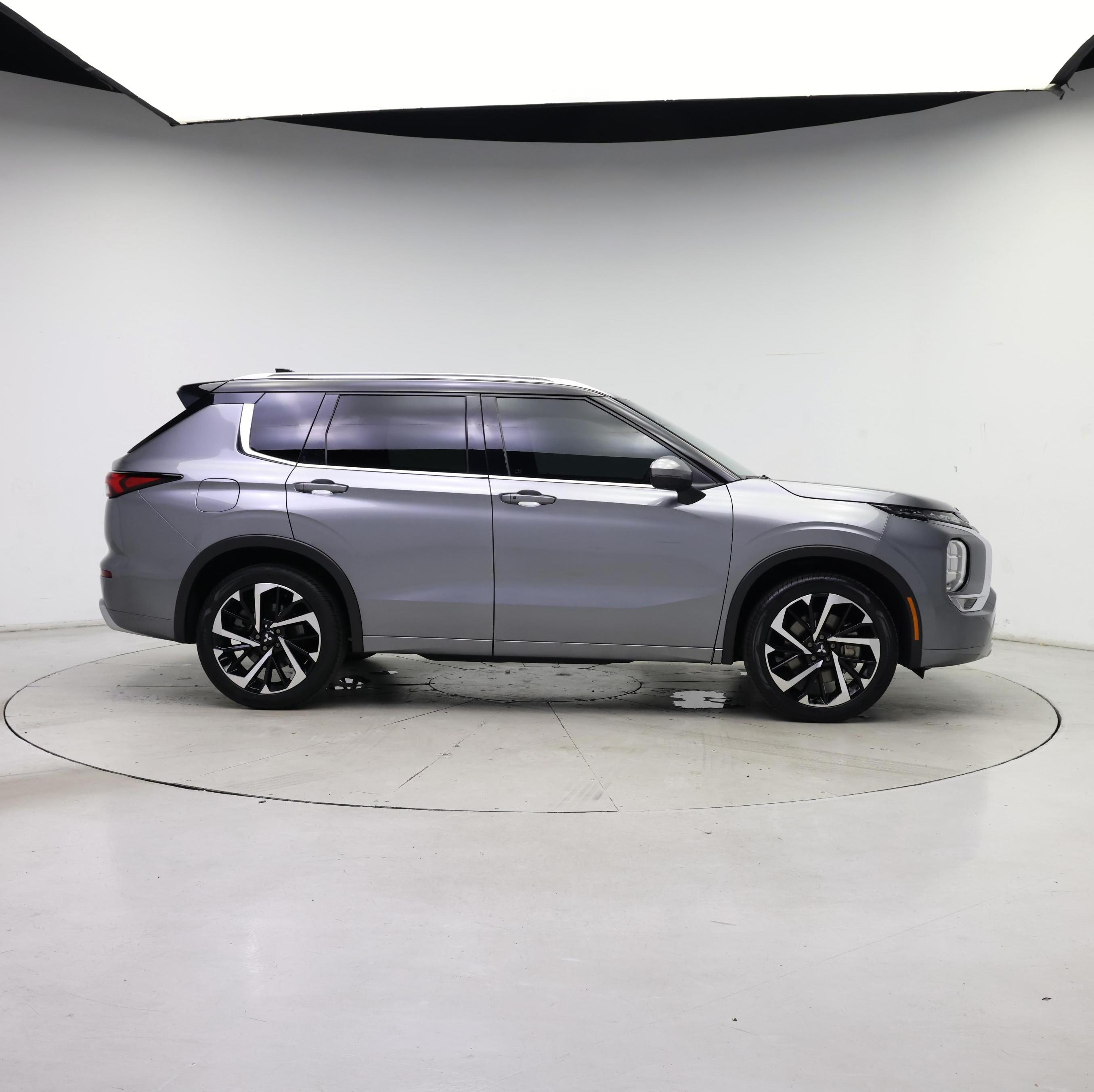 Thumbnail: 2024 Mitsubishi Outlander - 7