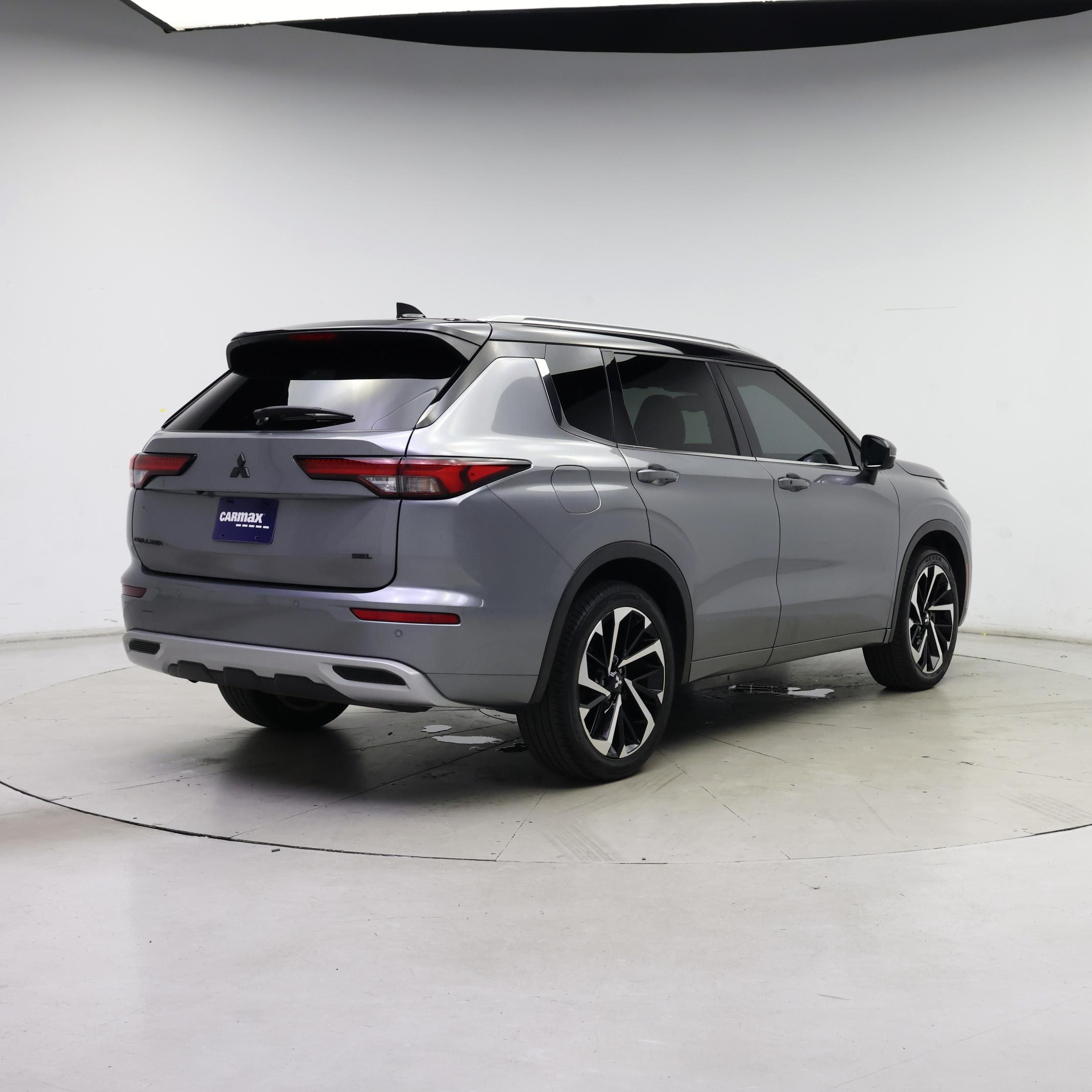 Thumbnail: 2024 Mitsubishi Outlander - 8