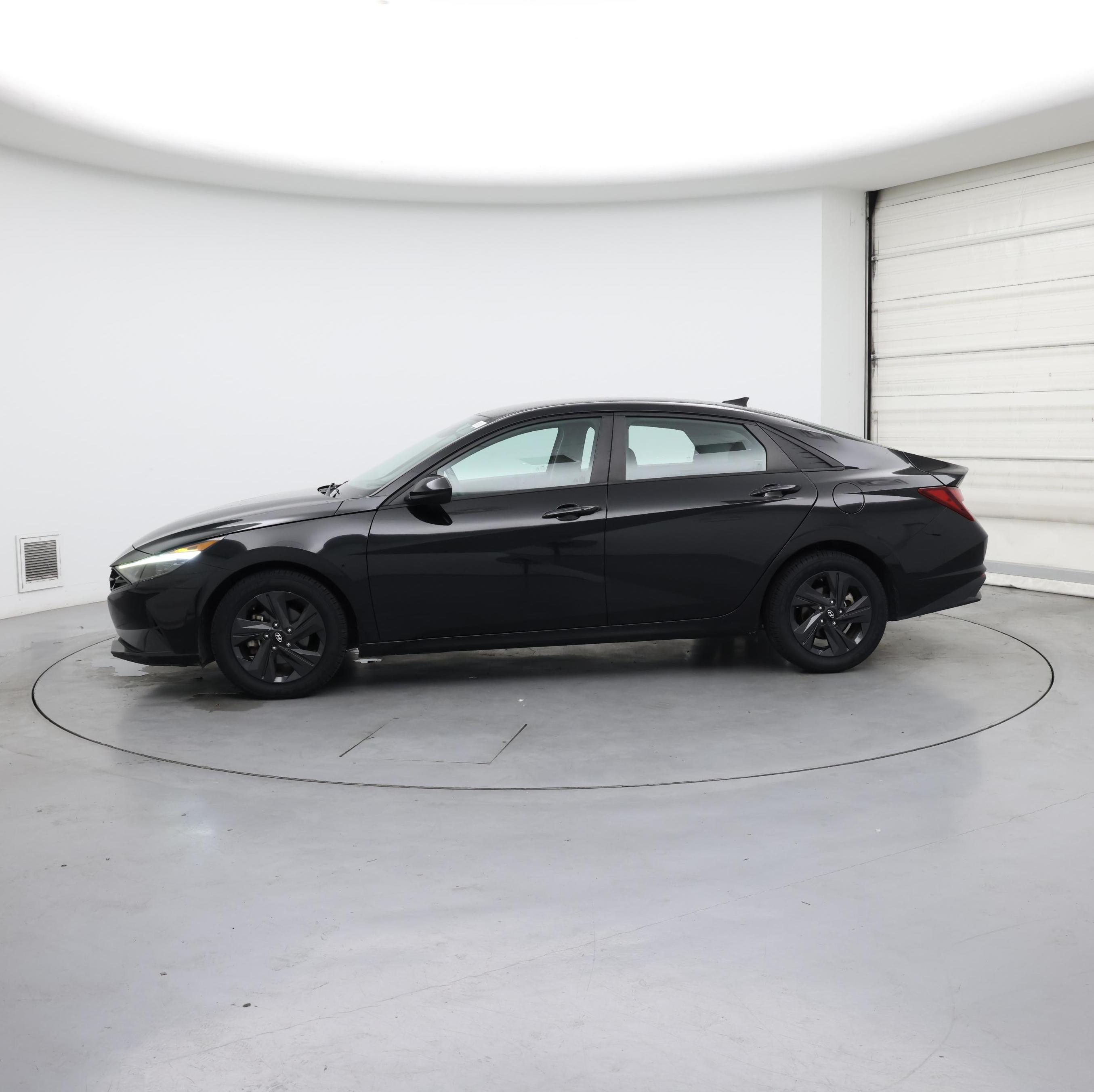 Thumbnail: 2021 Hyundai Elantra - 3
