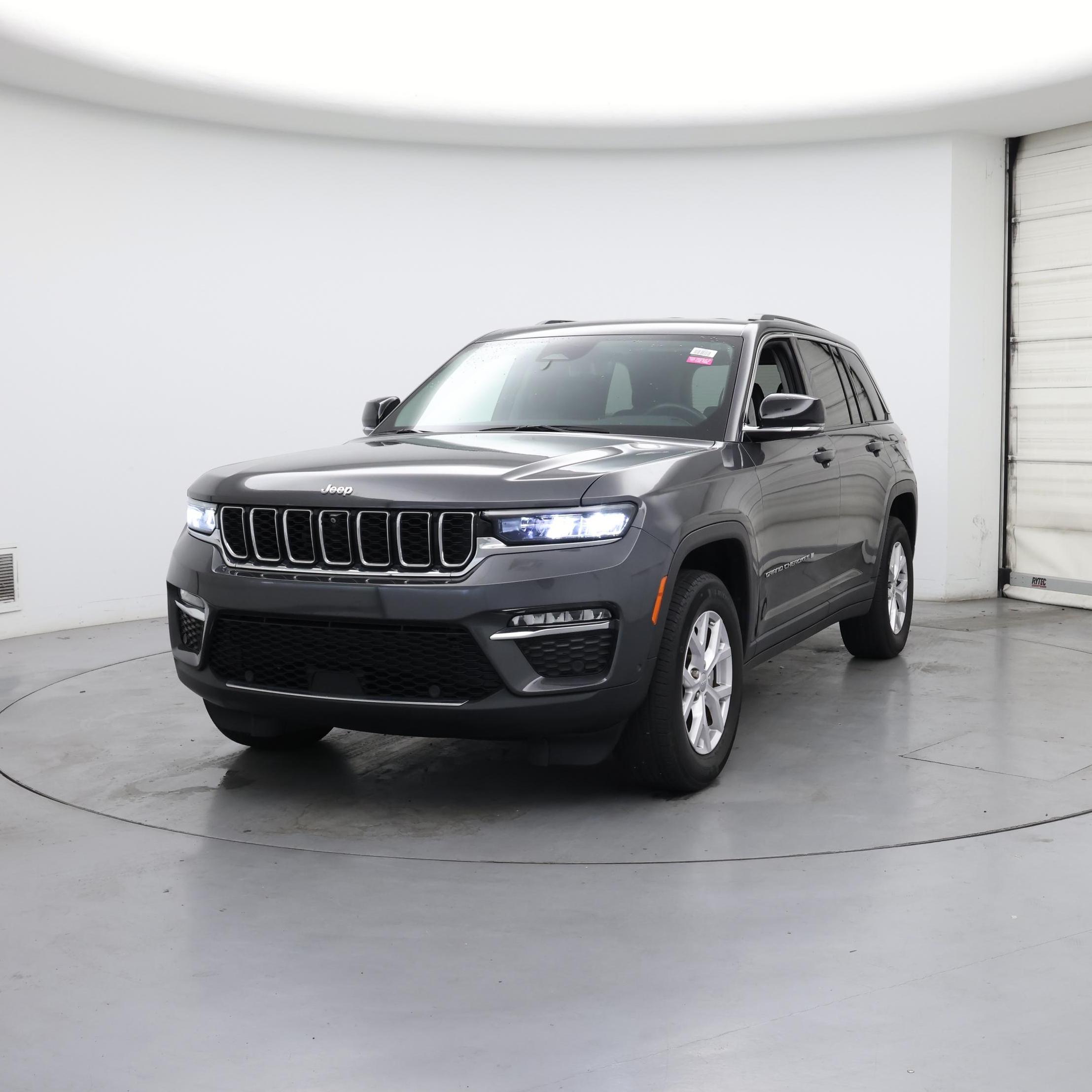Thumbnail: 2022 Jeep Grand Cherokee - 4
