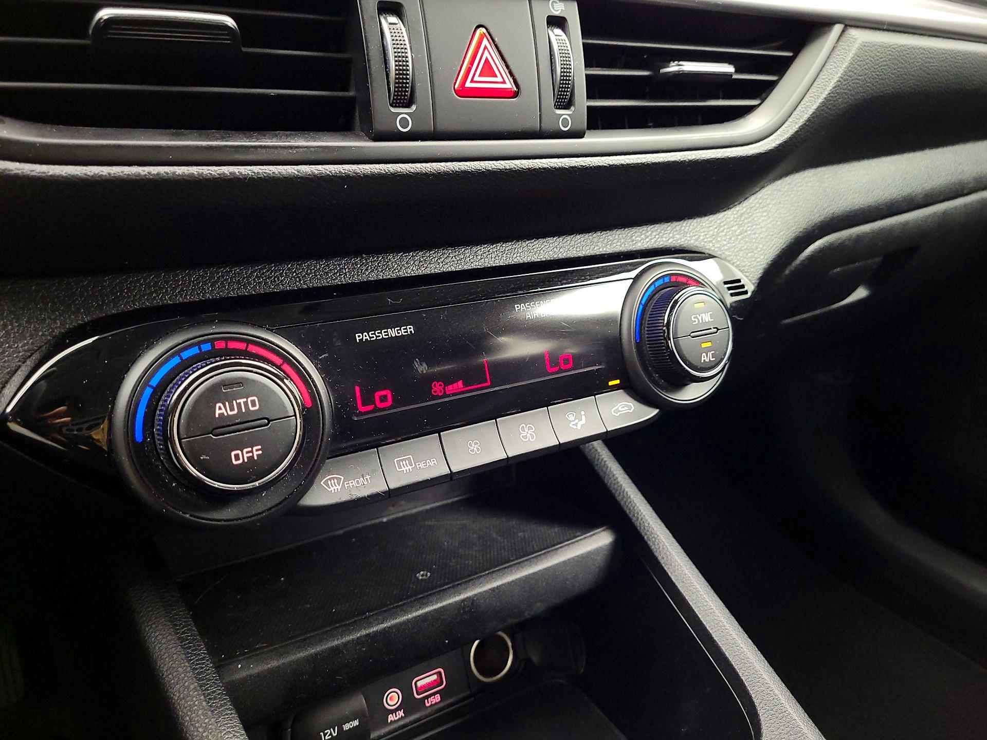 Thumbnail: 2019 Kia Forte - 16