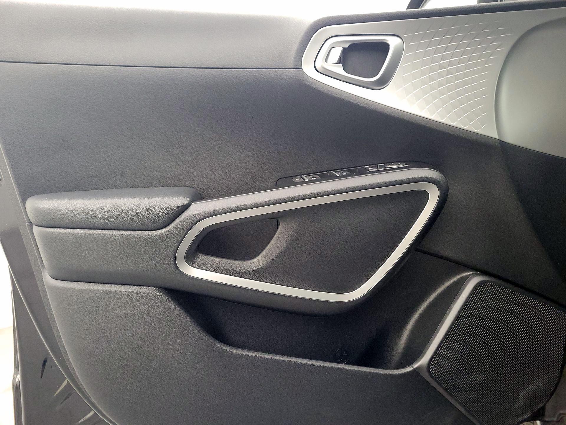 Thumbnail: 2020 Kia Soul - 12