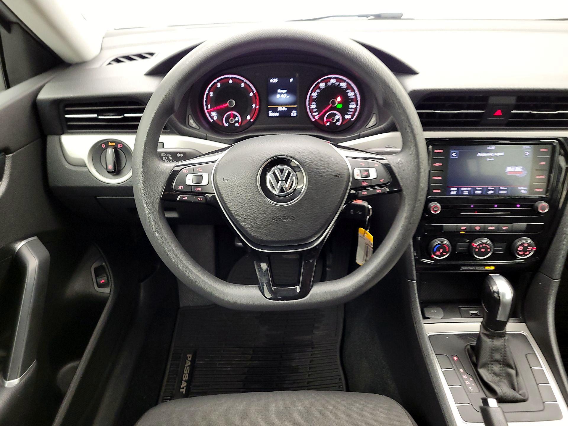 Thumbnail: 2020 Volkswagen Passat - 10