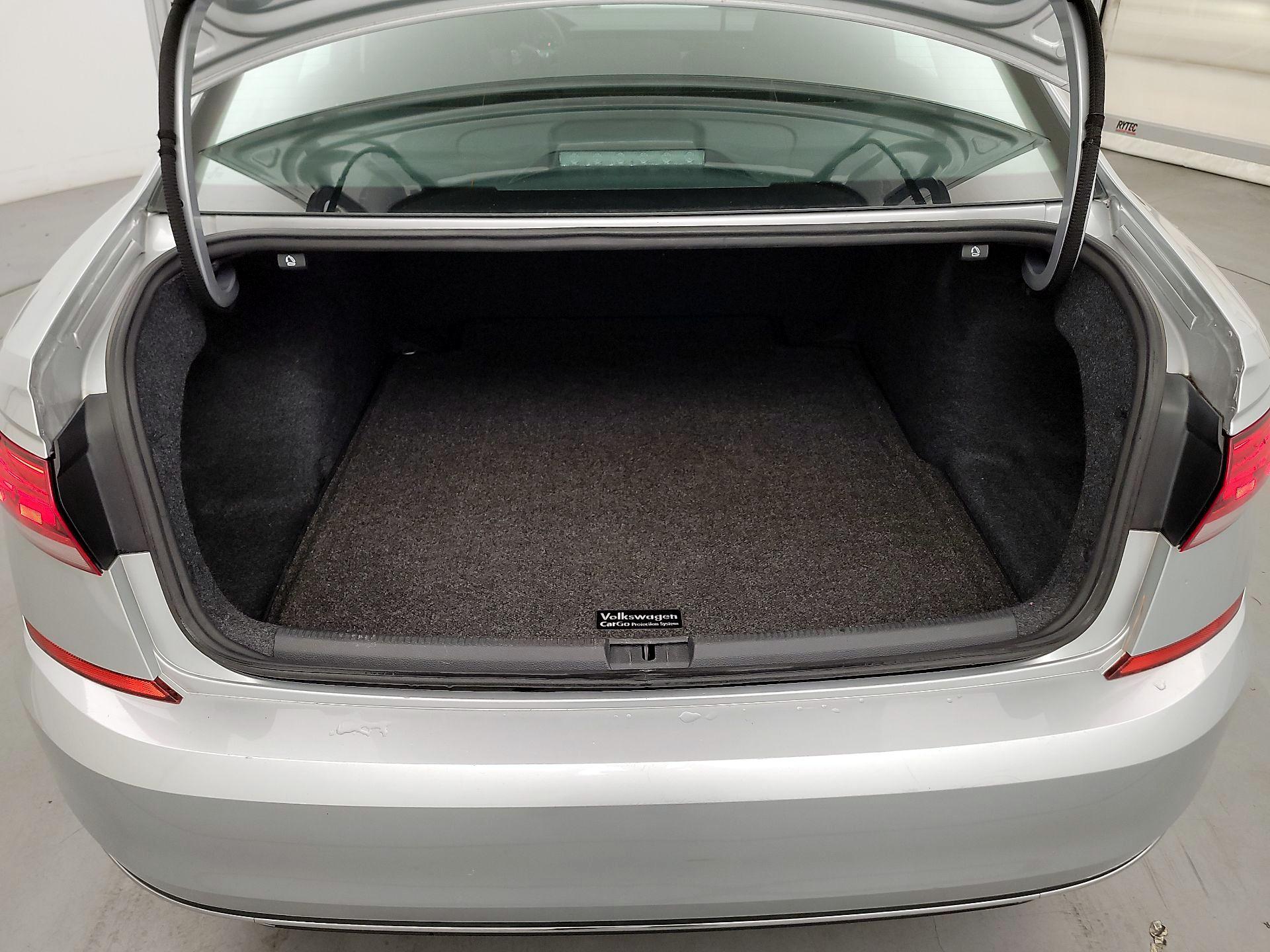 Thumbnail: 2020 Volkswagen Passat - 20