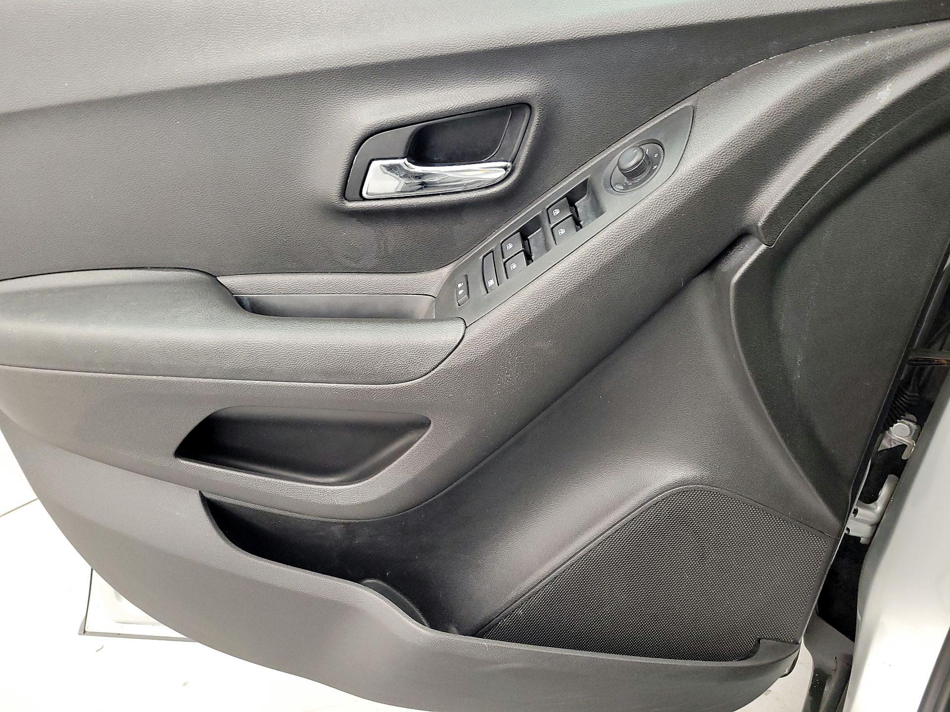 Thumbnail: 2020 Chevrolet Trax - 12