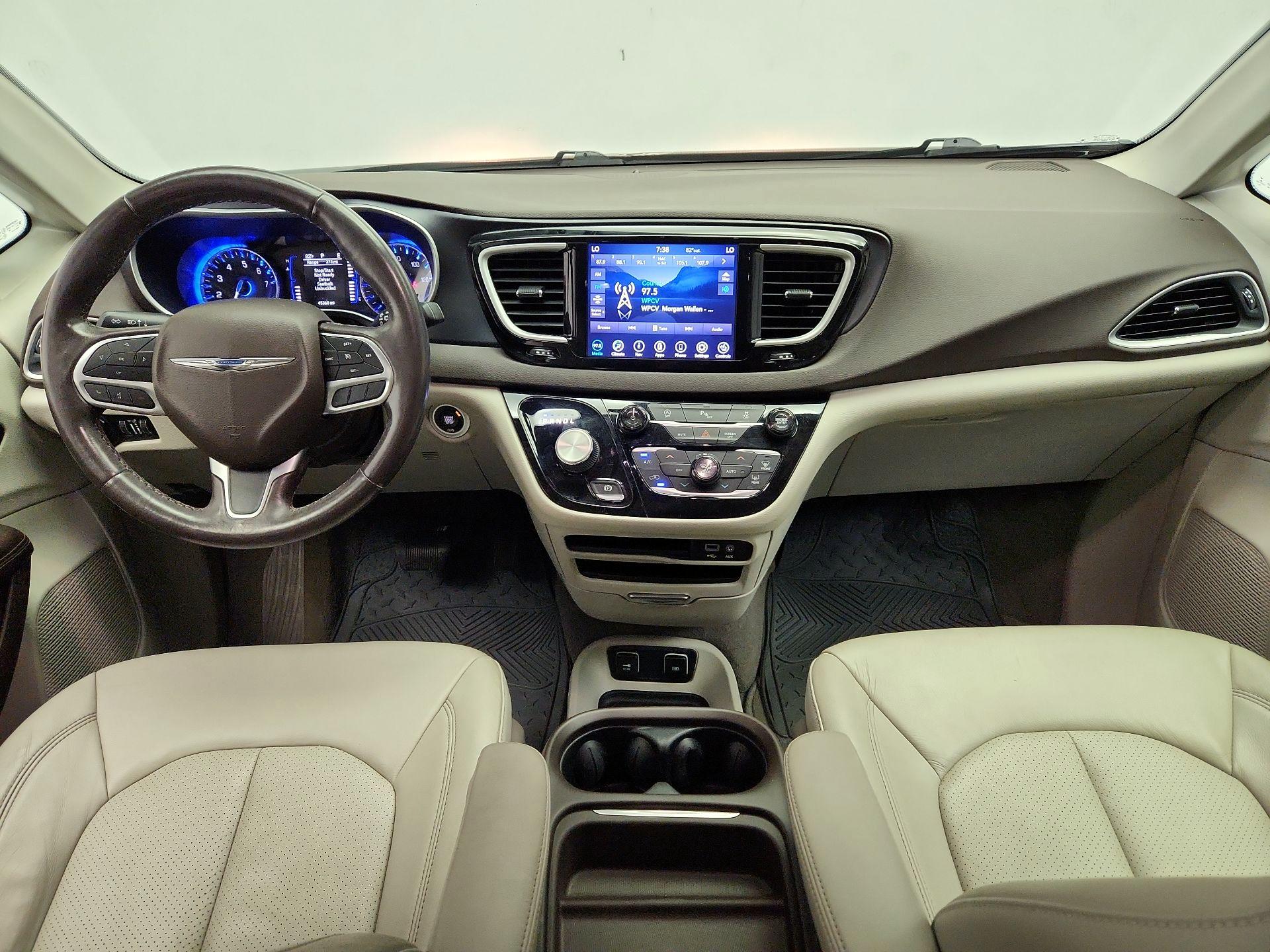 Thumbnail: 2020 Chrysler Pacifica - 9