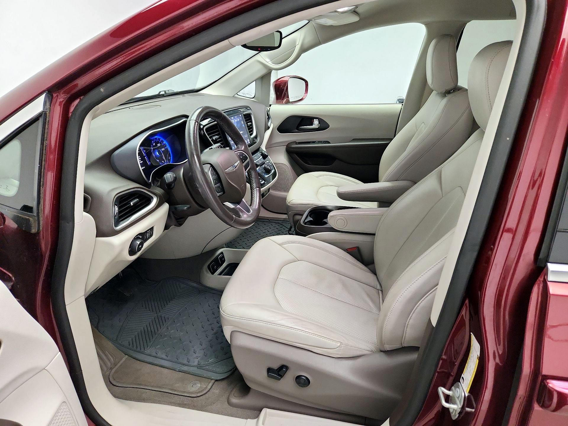 Thumbnail: 2020 Chrysler Pacifica - 11