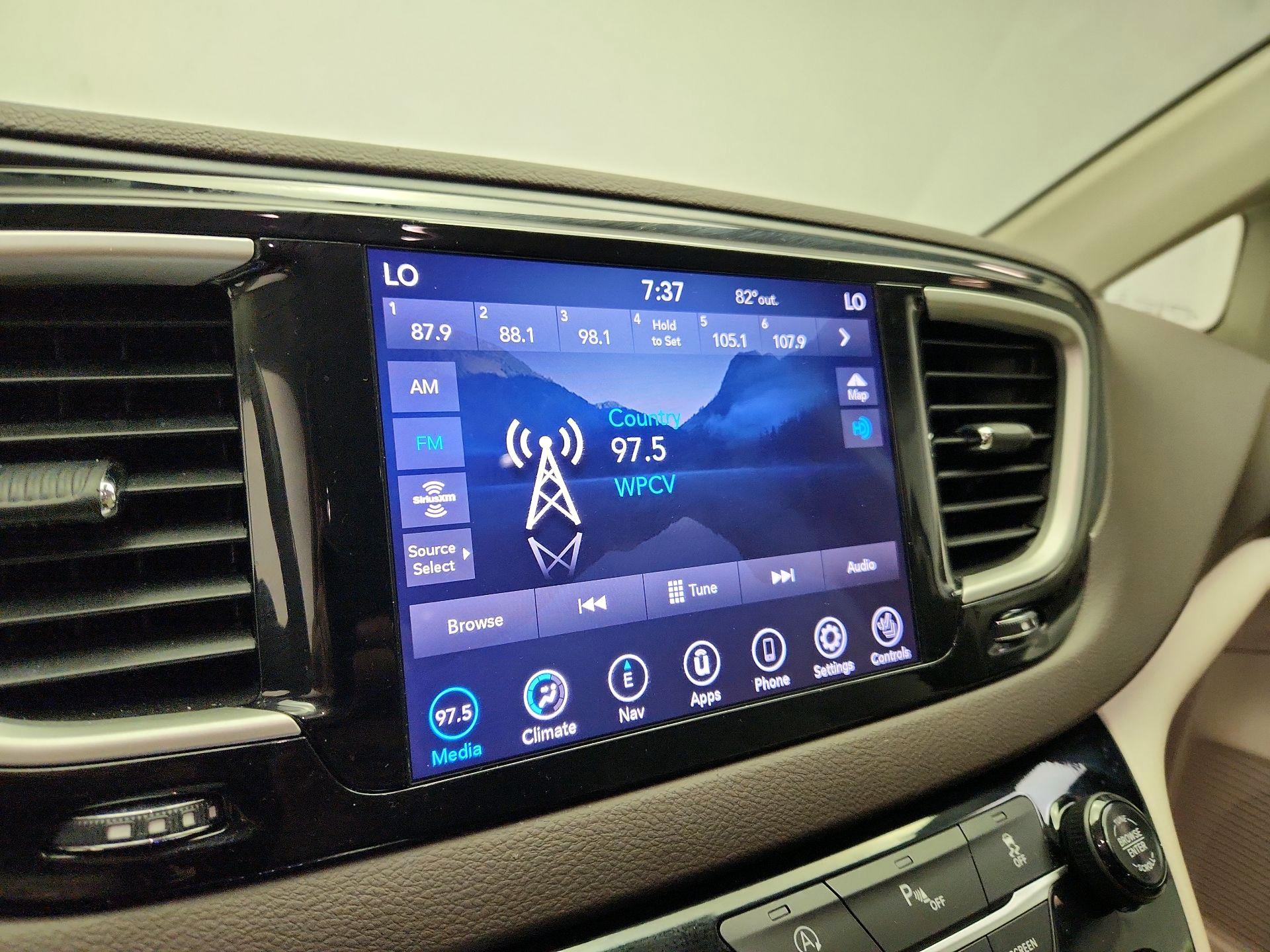 Thumbnail: 2020 Chrysler Pacifica - 16