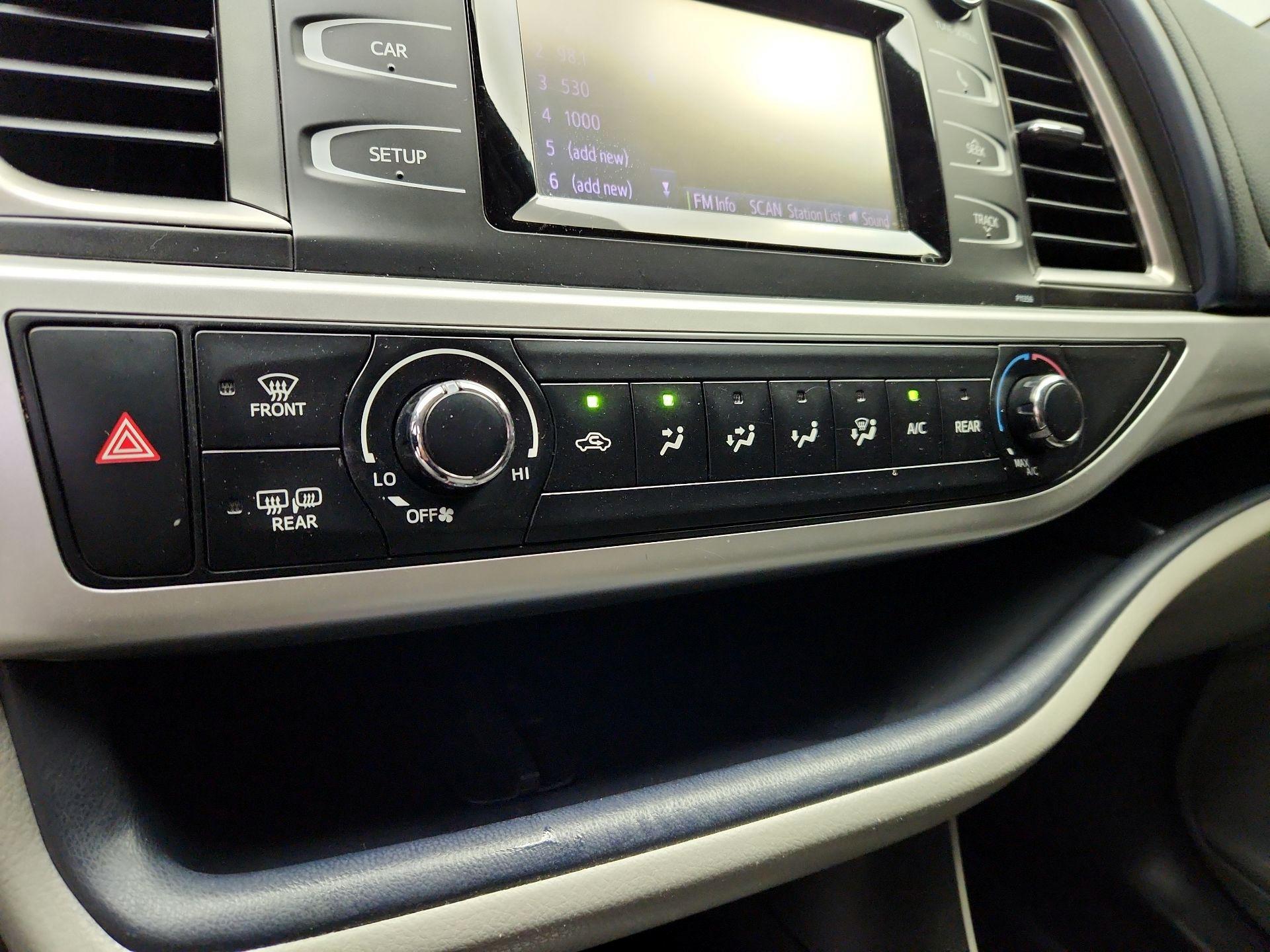 Thumbnail: 2018 Toyota Highlander - 16