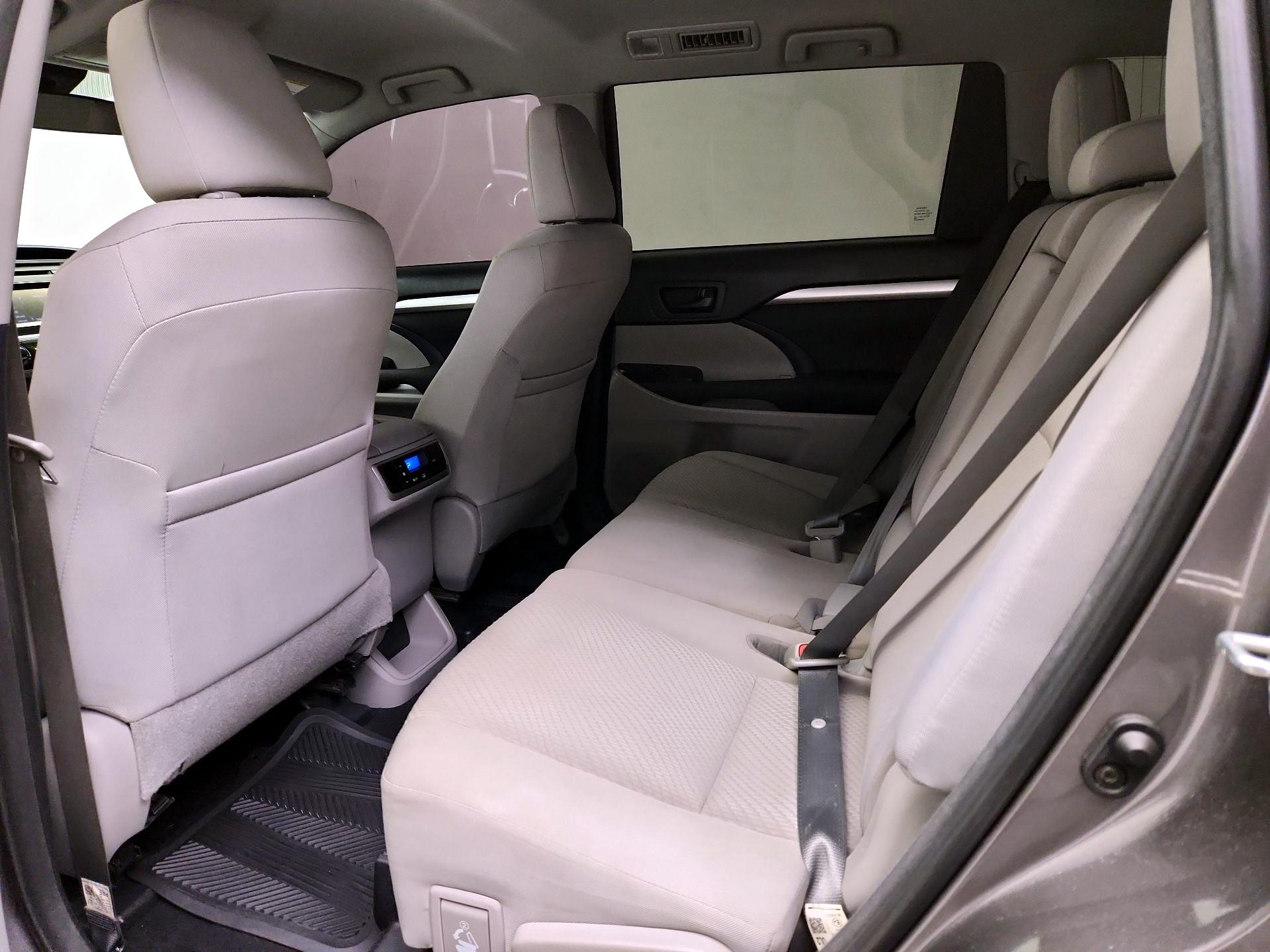 Thumbnail: 2018 Toyota Highlander - 19