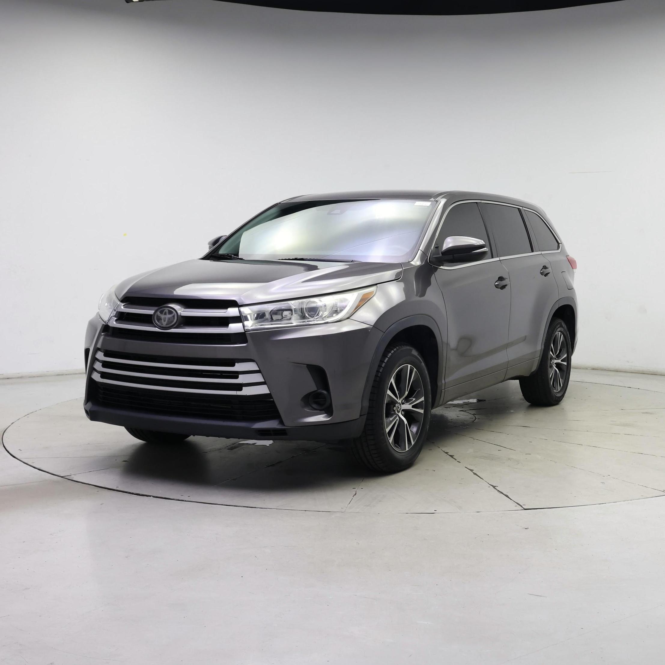 Thumbnail: 2018 Toyota Highlander - 4