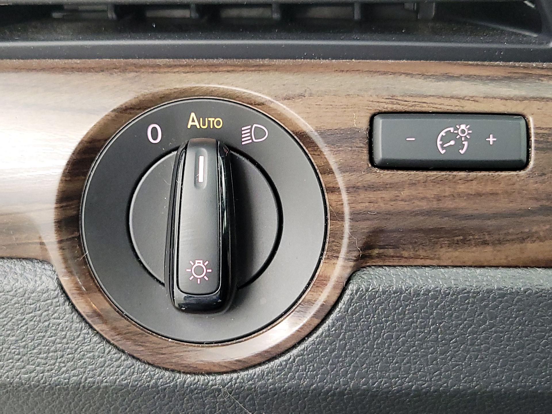 Thumbnail: 2020 Volkswagen Passat - 13
