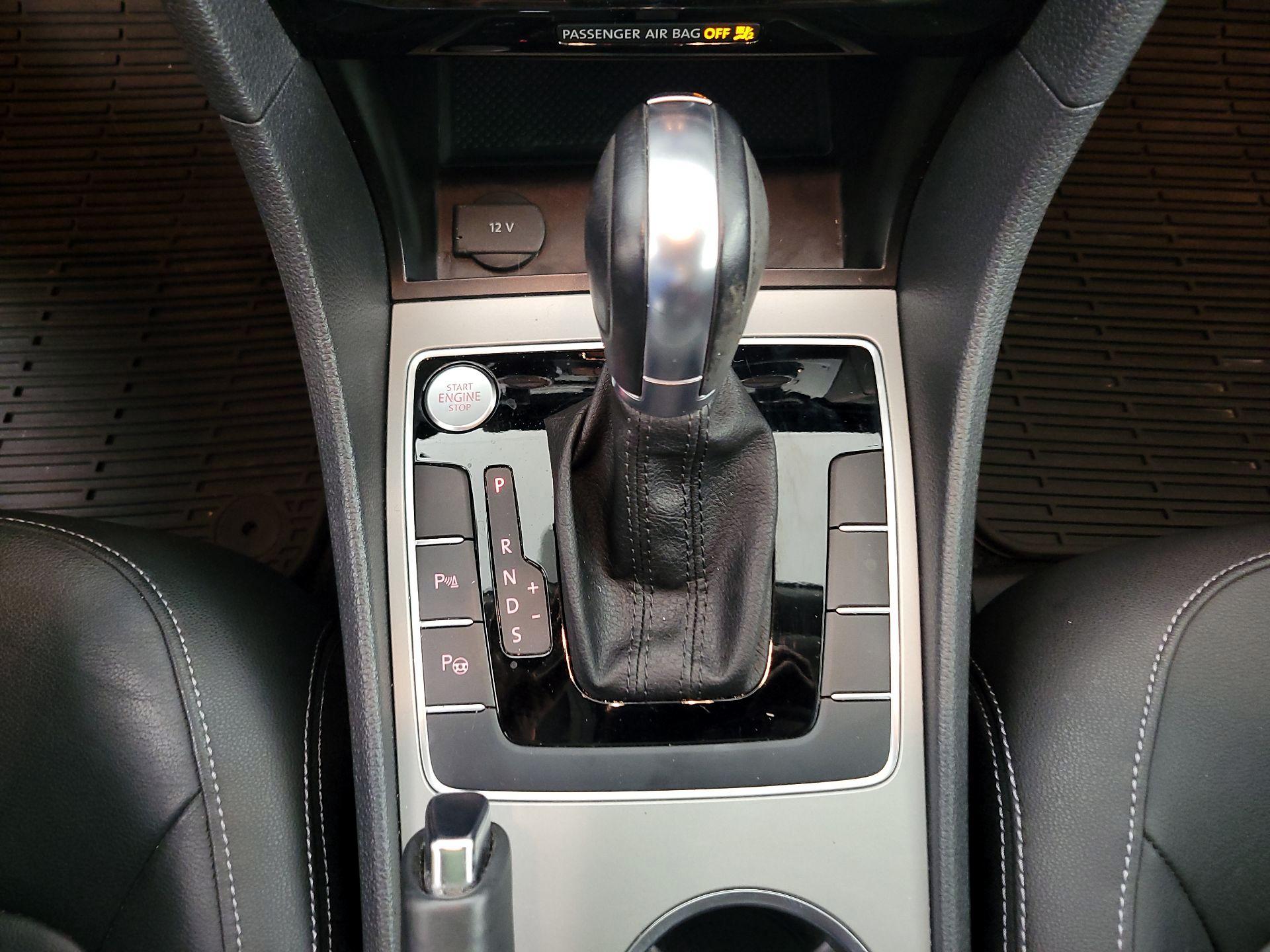Thumbnail: 2020 Volkswagen Passat - 18