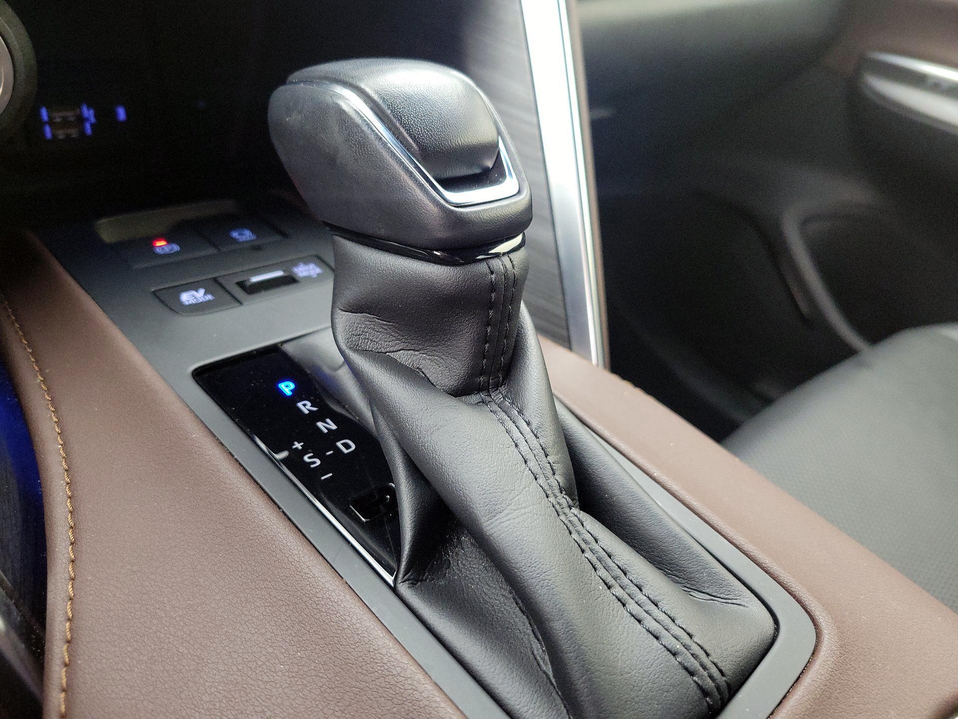 Thumbnail: 2021 Toyota Venza - 18