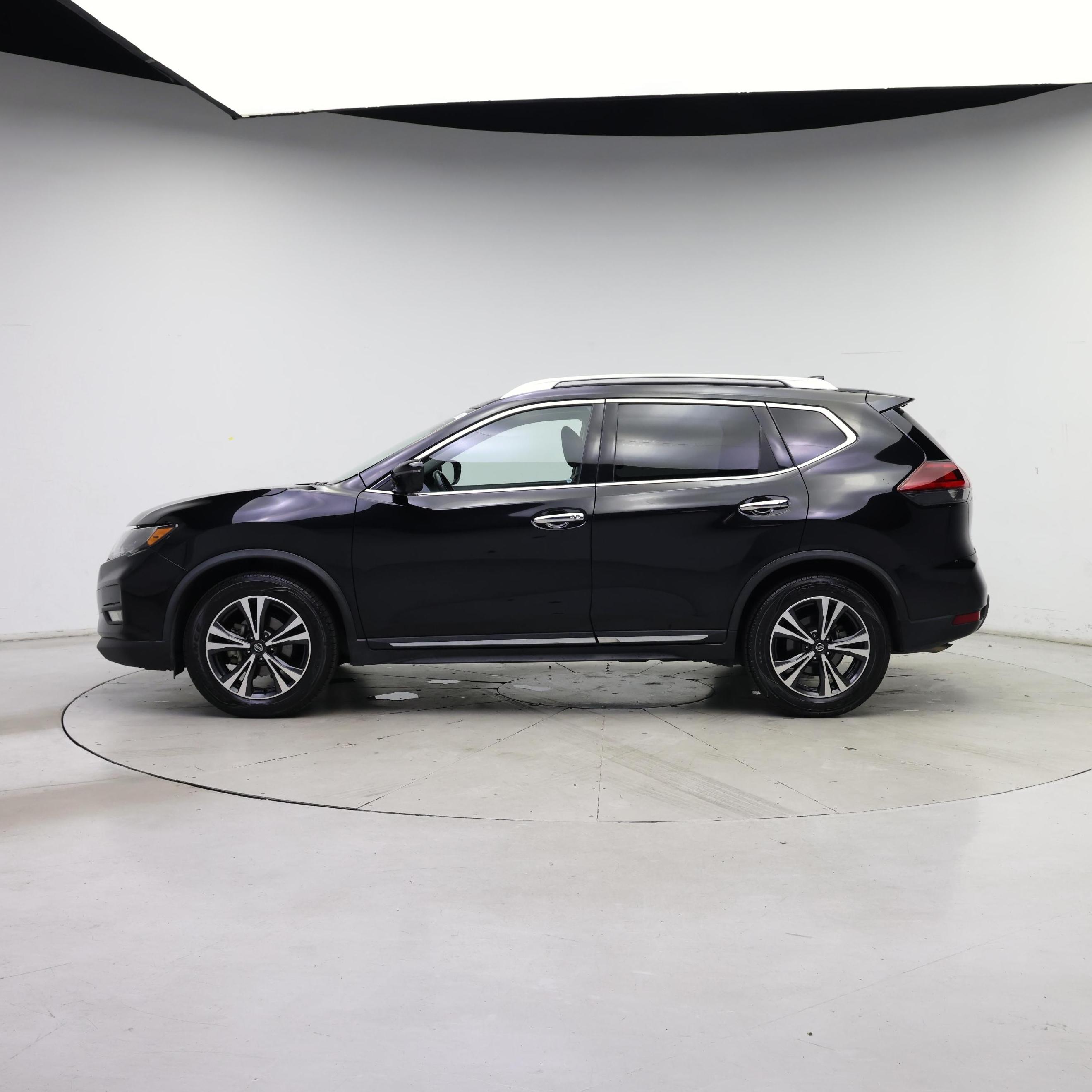 Thumbnail: 2018 Nissan Rogue - 3