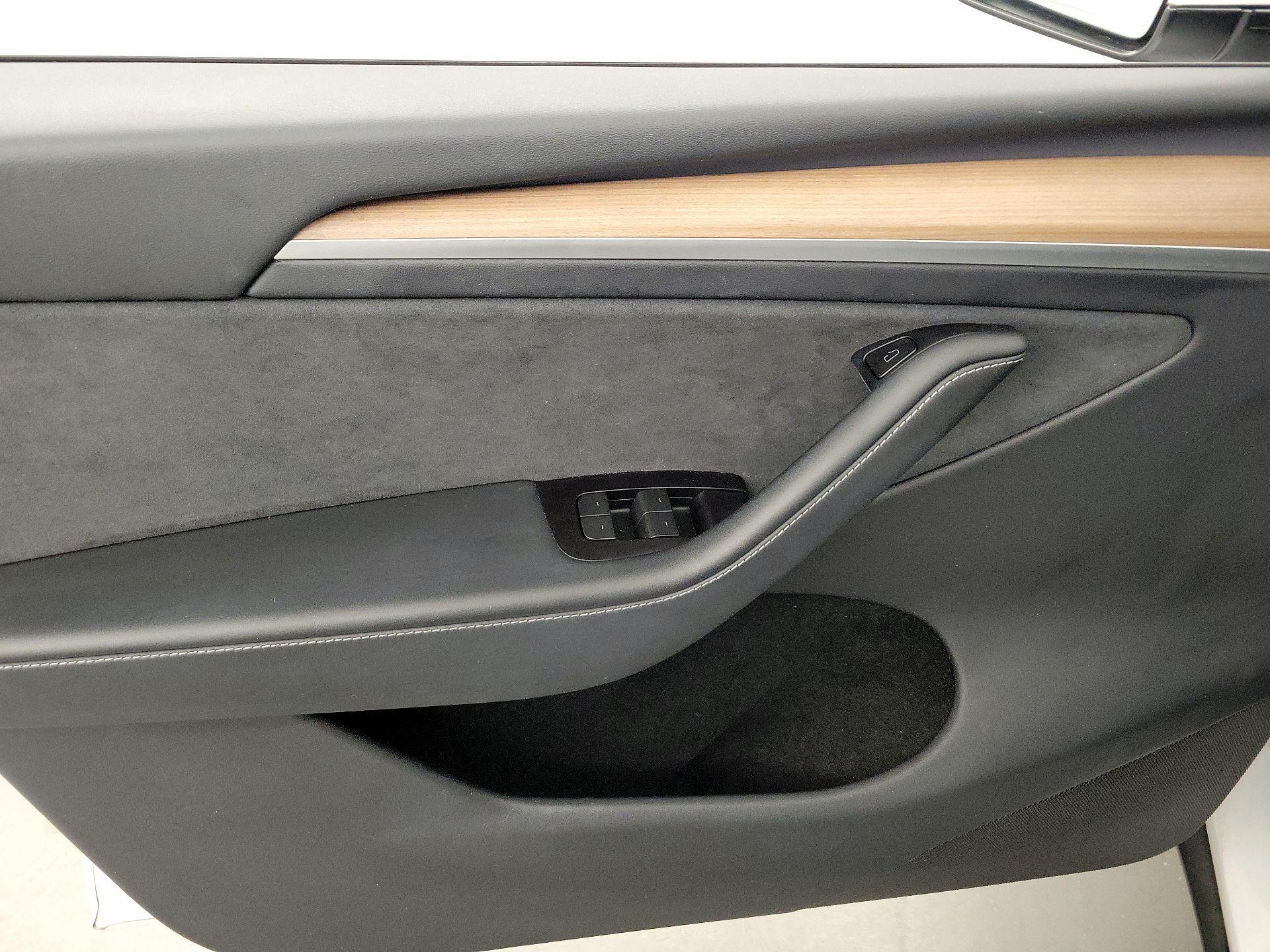Thumbnail: 2023 Tesla Model Y - 12