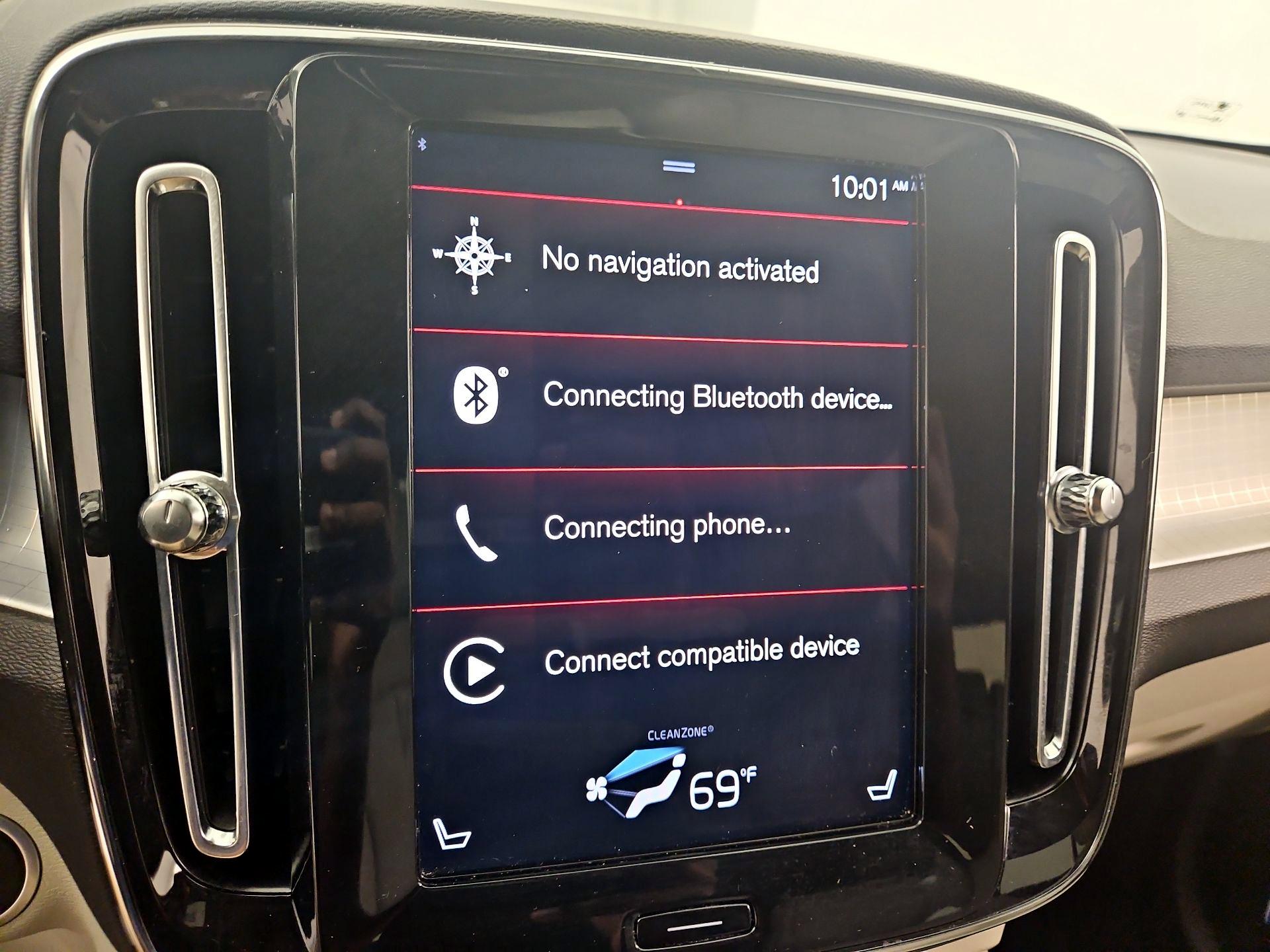 Thumbnail: 2021 Volvo XC40 - 15