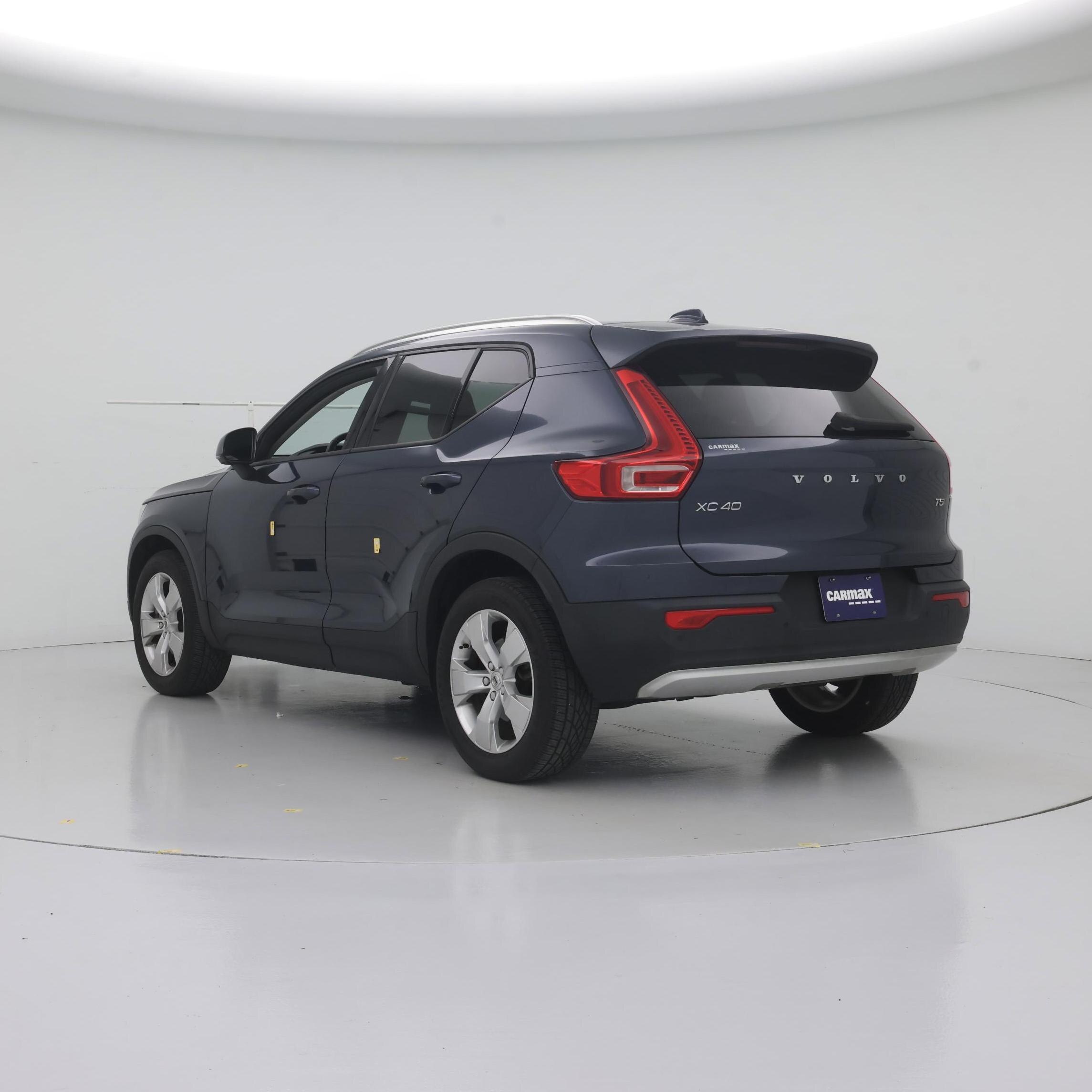Thumbnail: 2021 Volvo XC40 - 2