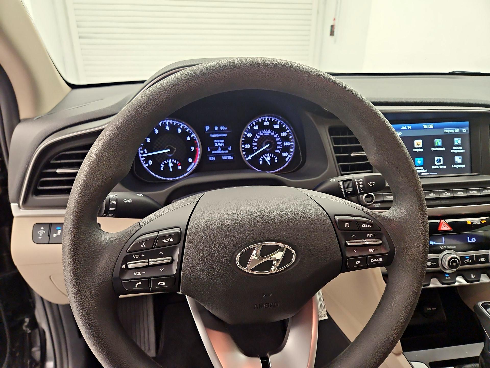 Thumbnail: 2020 Hyundai Elantra - 10