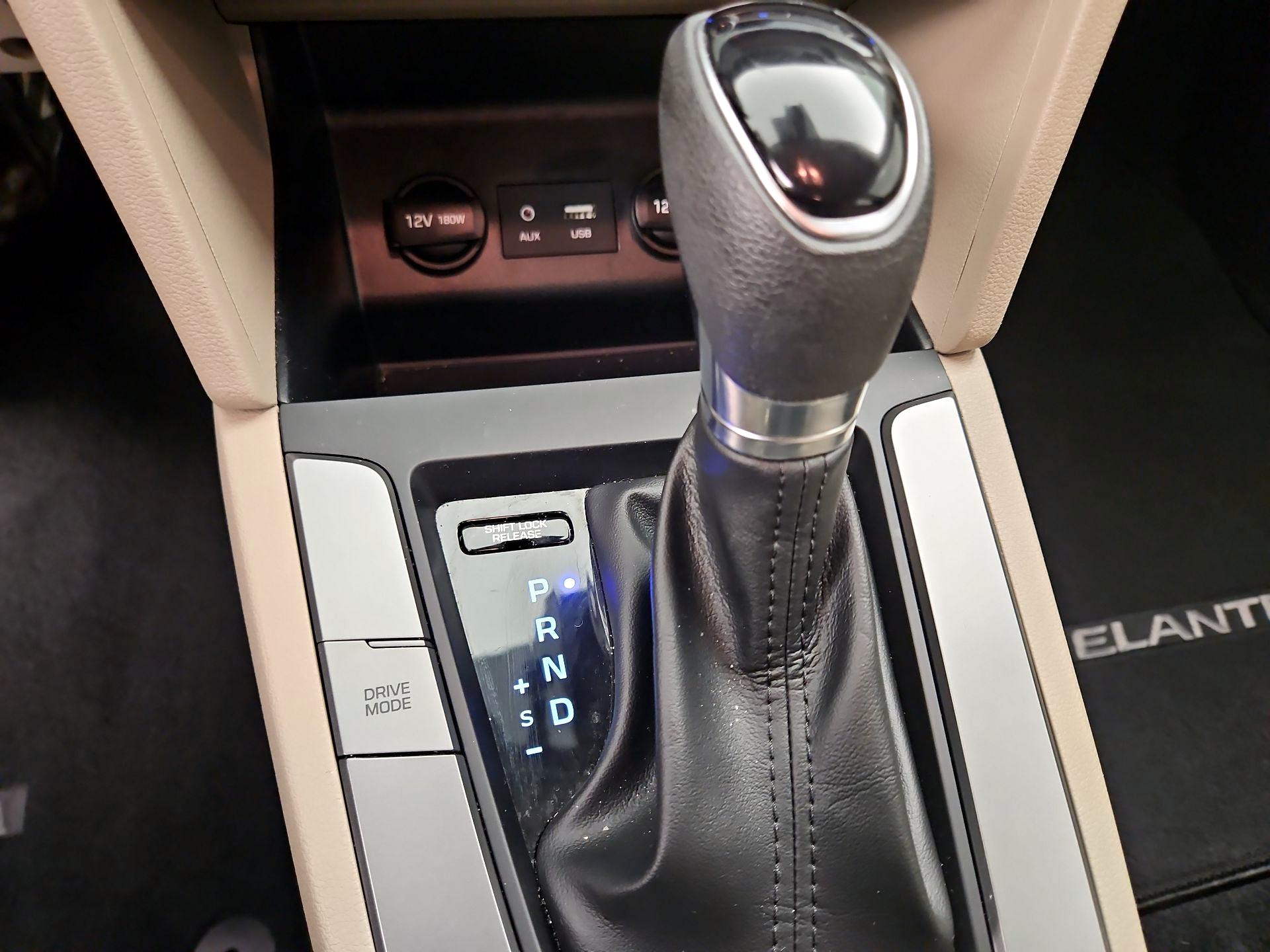 Thumbnail: 2020 Hyundai Elantra - 18