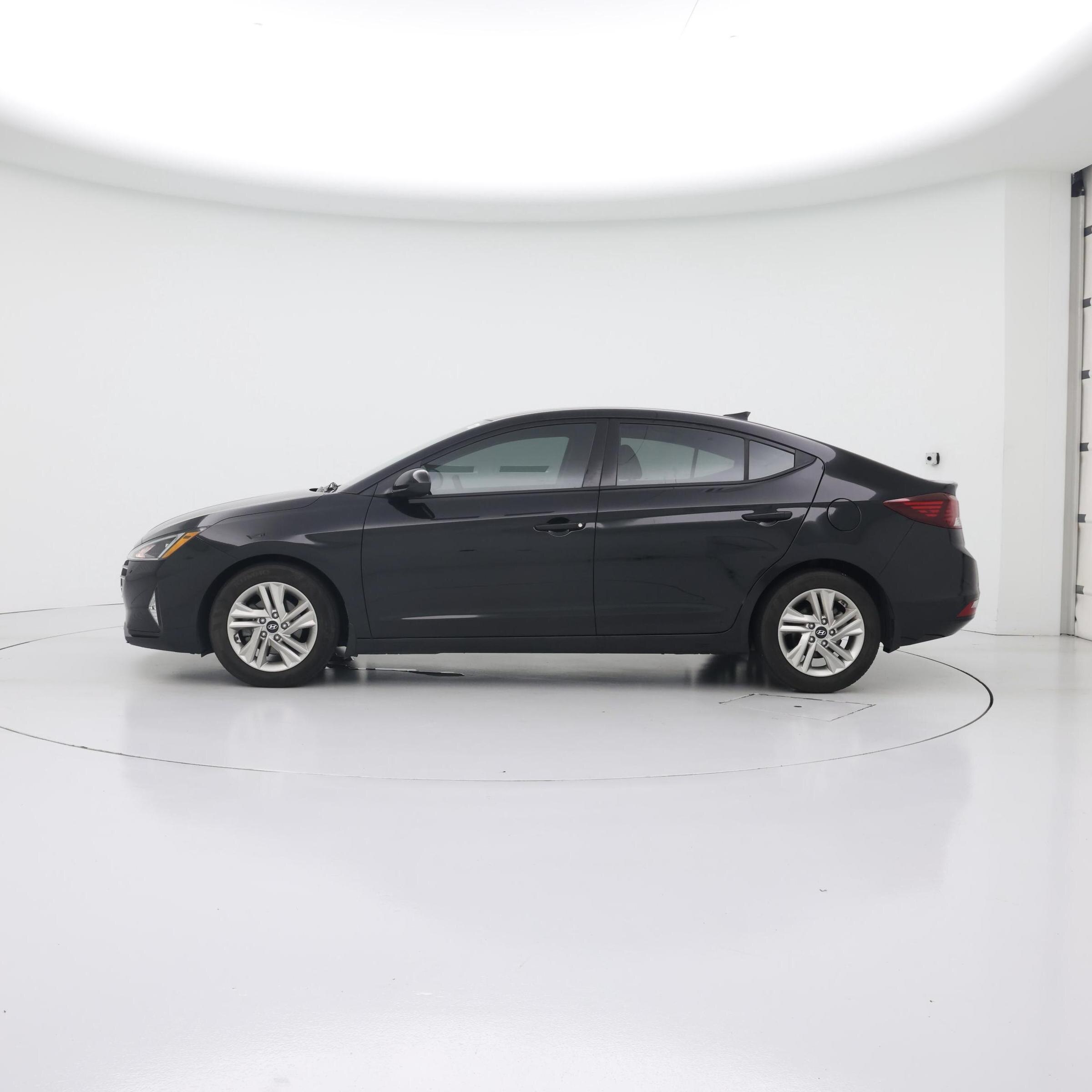 Thumbnail: 2020 Hyundai Elantra - 3