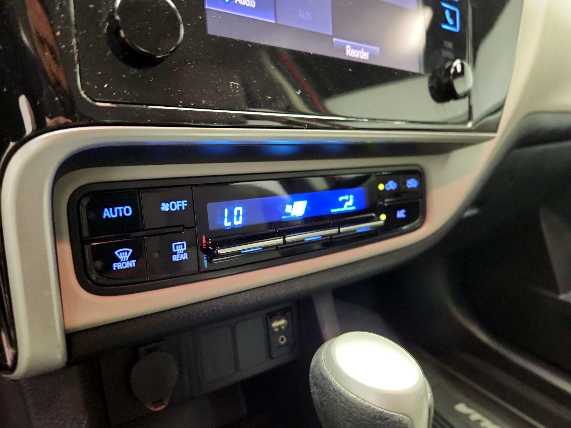 Thumbnail: 2019 Toyota Corolla - 16