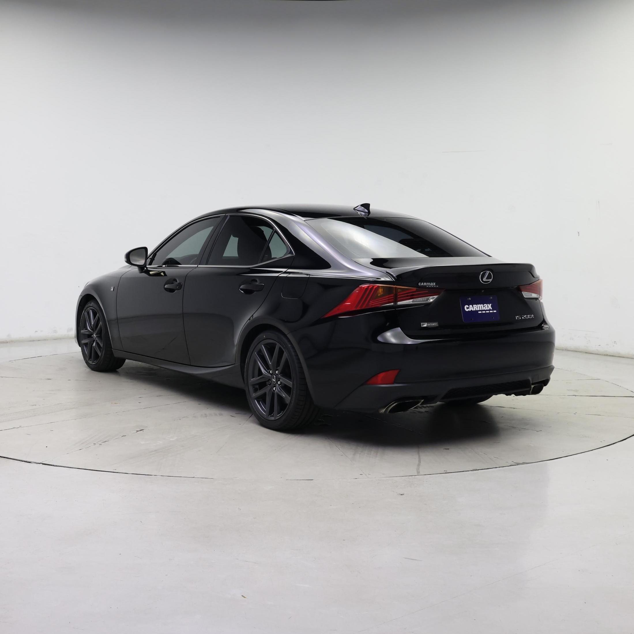 Thumbnail: 2017 Lexus IS - 2