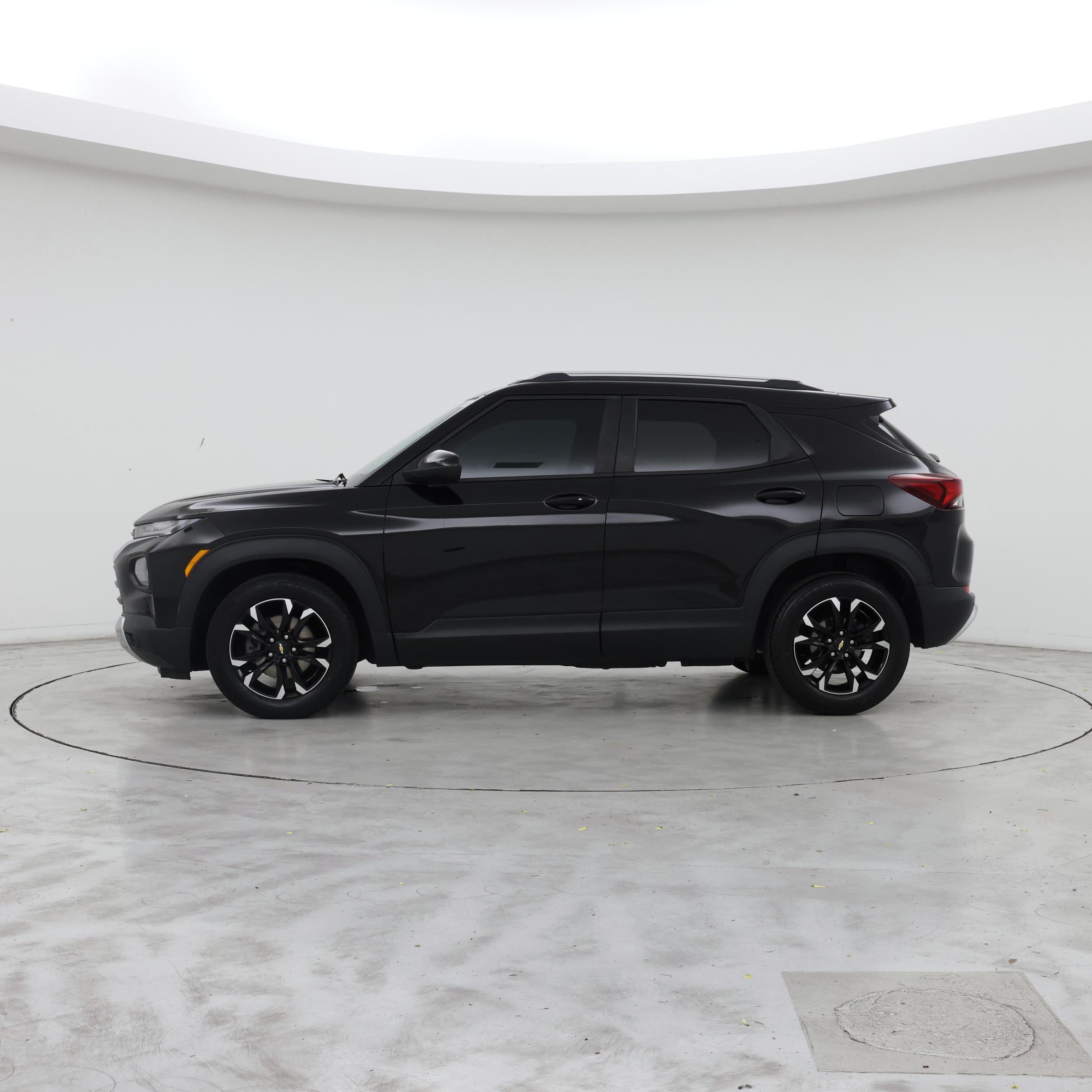 Thumbnail: 2021 Chevrolet TrailBlazer - 3