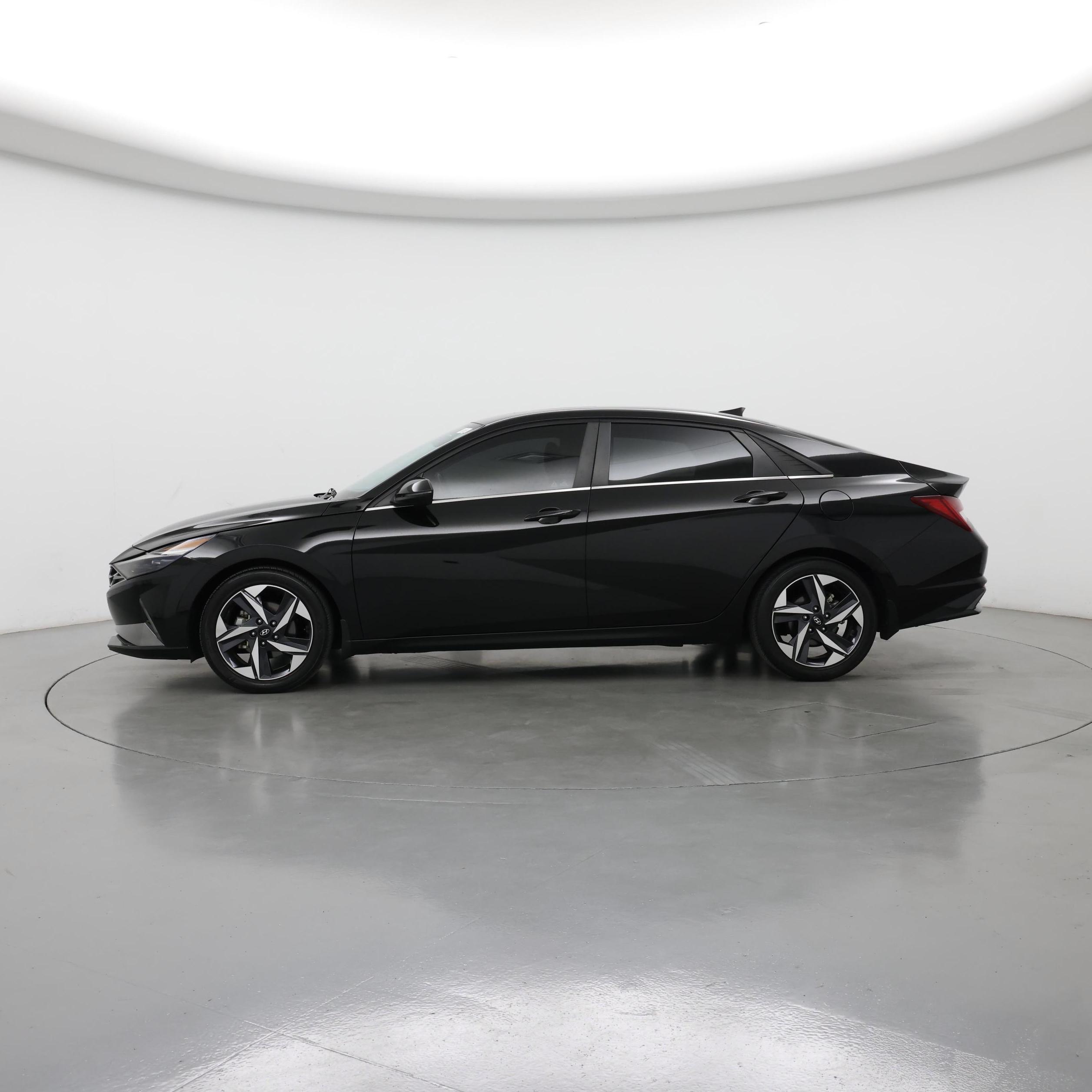 Thumbnail: 2023 Hyundai Elantra - 3