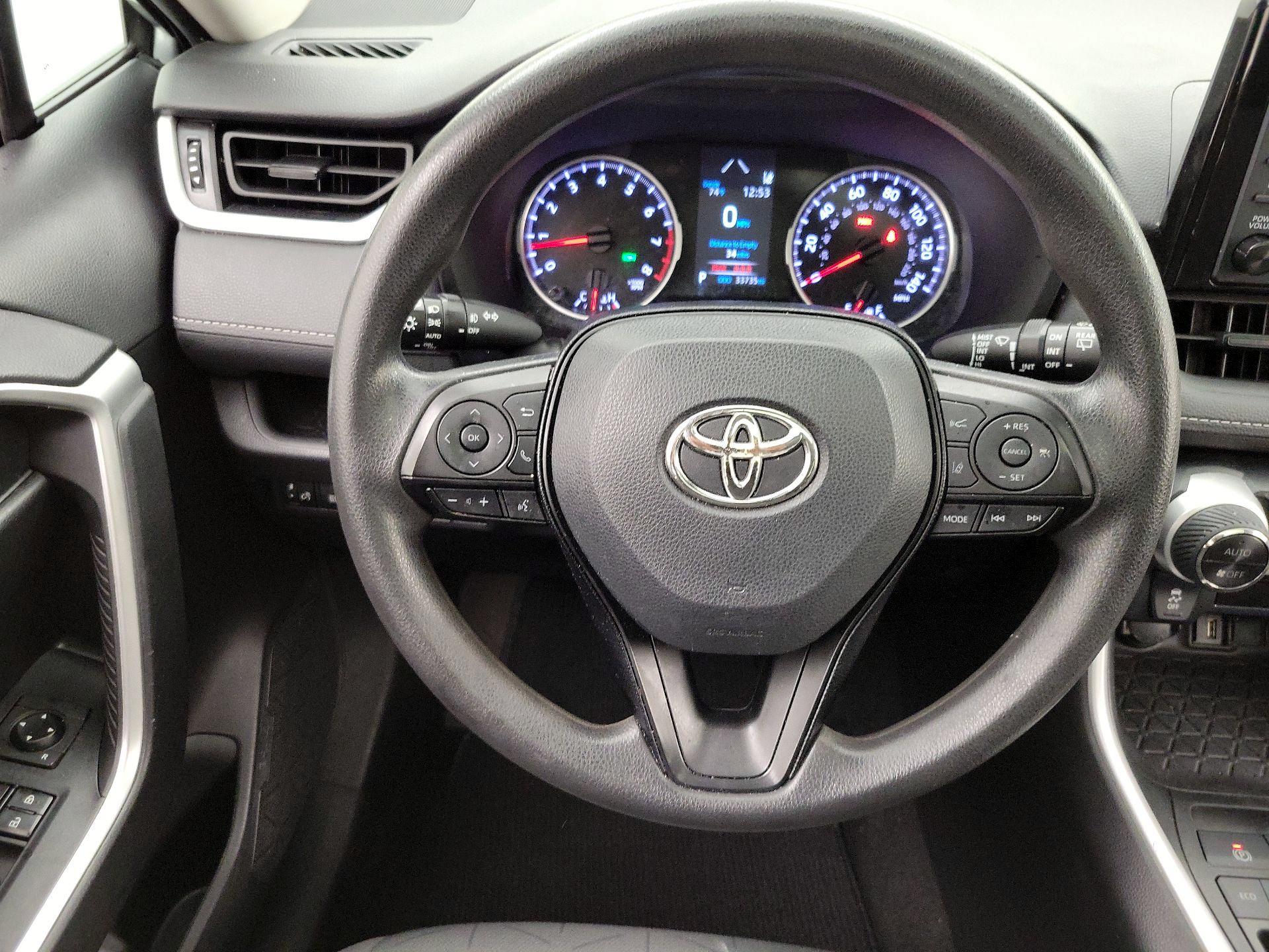 Thumbnail: 2021 Toyota RAV4 - 10