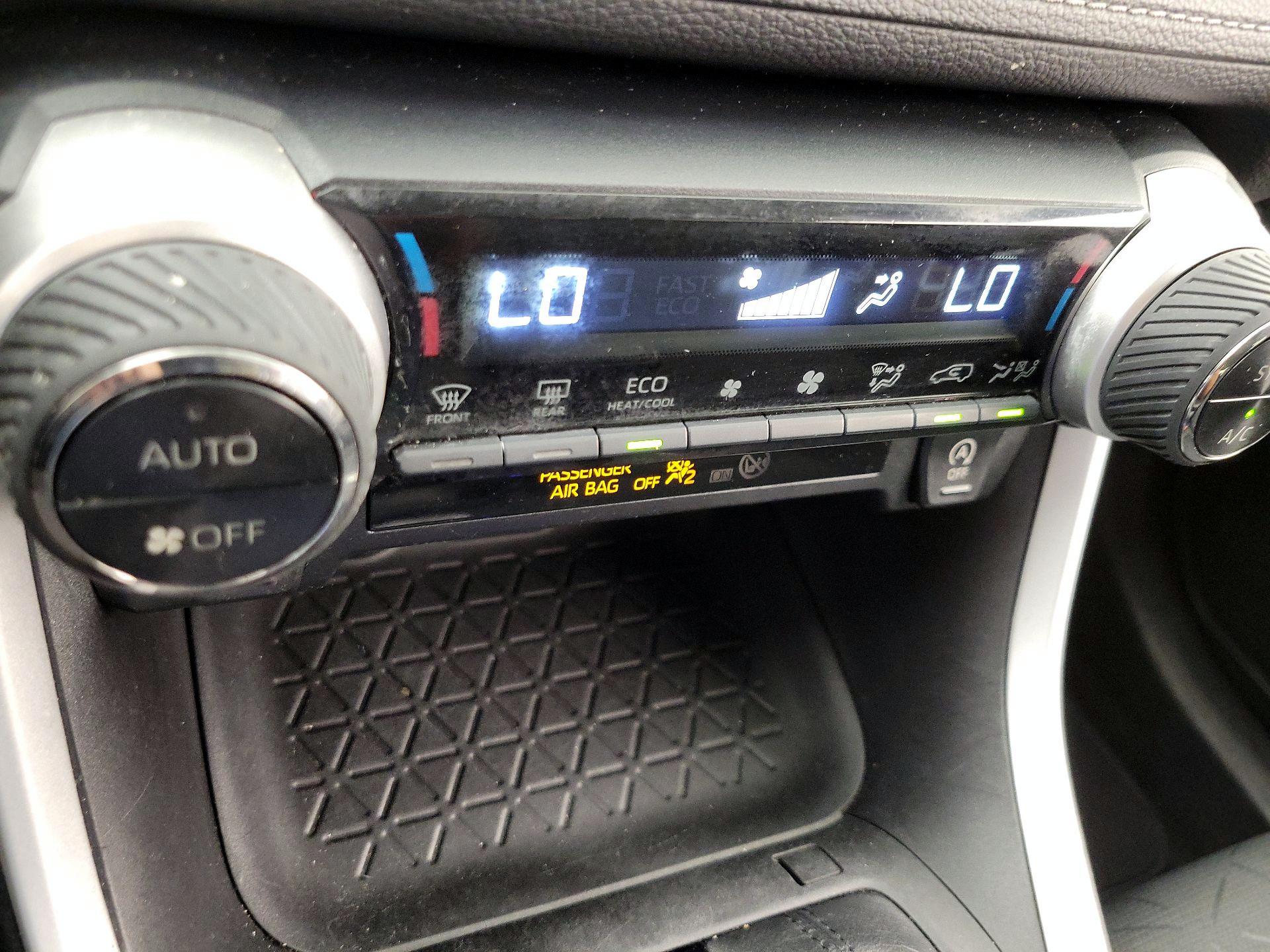 Thumbnail: 2021 Toyota RAV4 - 16