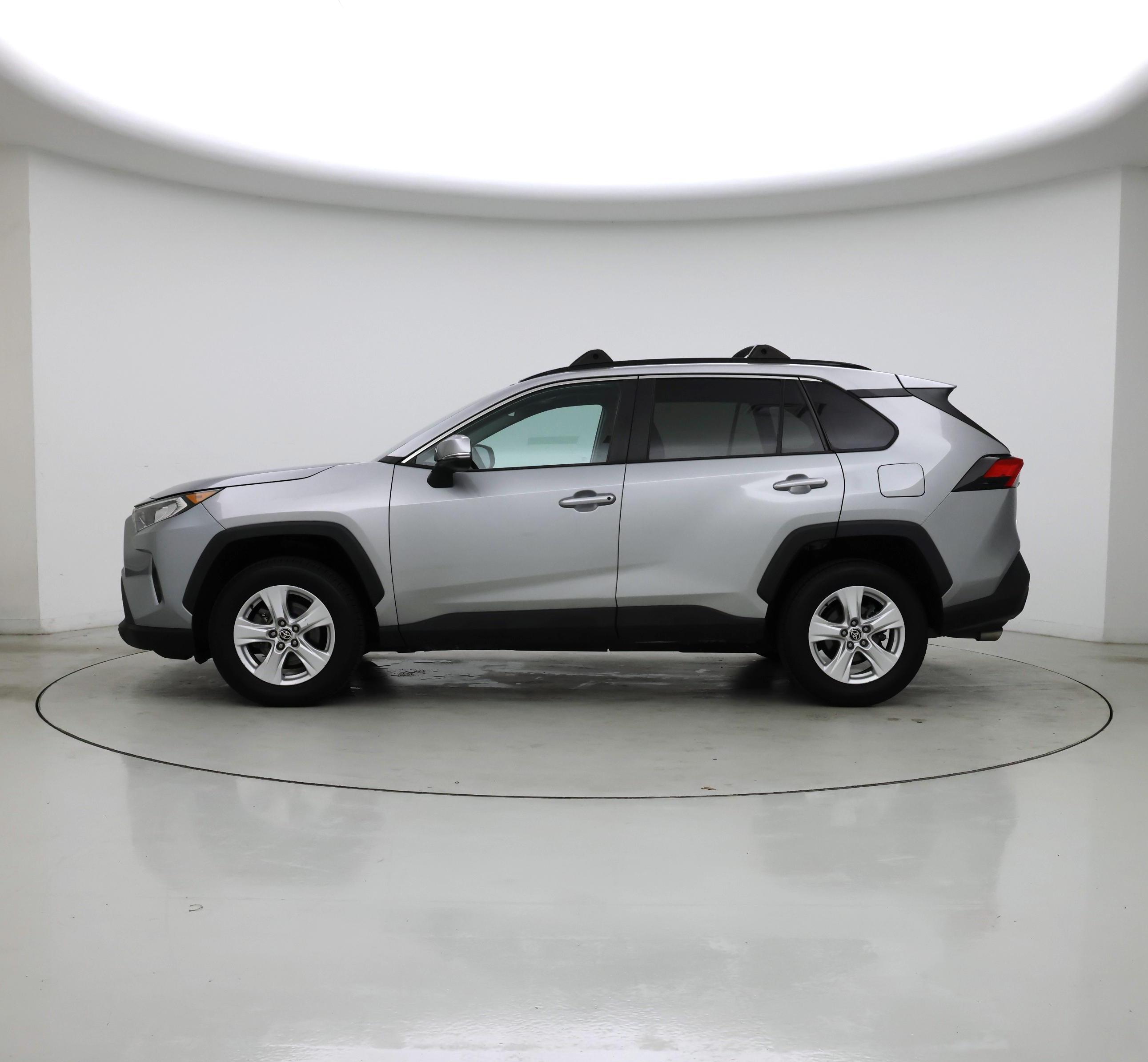 Thumbnail: 2021 Toyota RAV4 - 3
