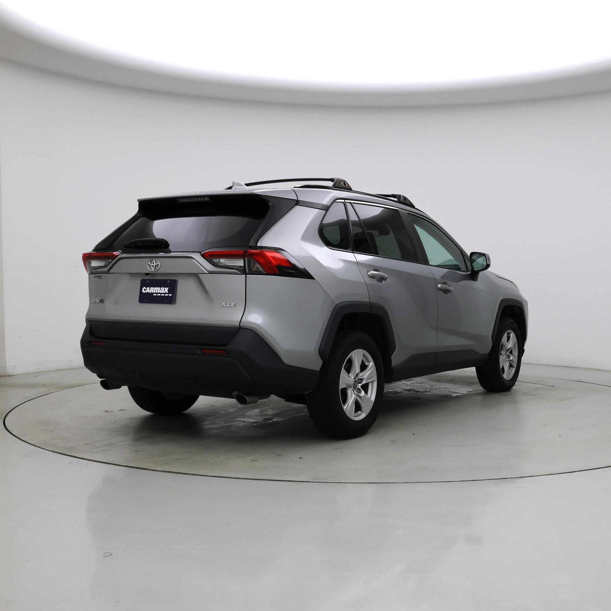 Thumbnail: 2021 Toyota RAV4 - 8