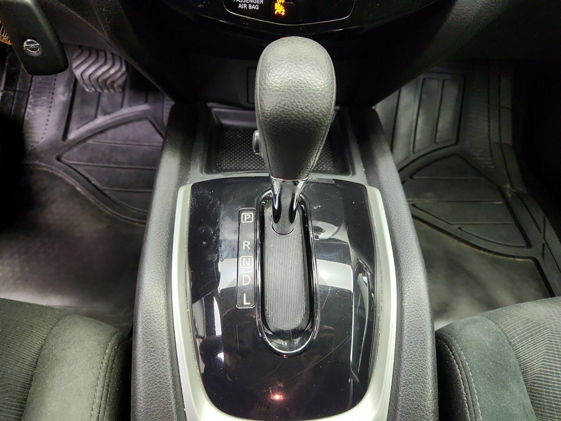 Thumbnail: 2016 Nissan Rogue - 17