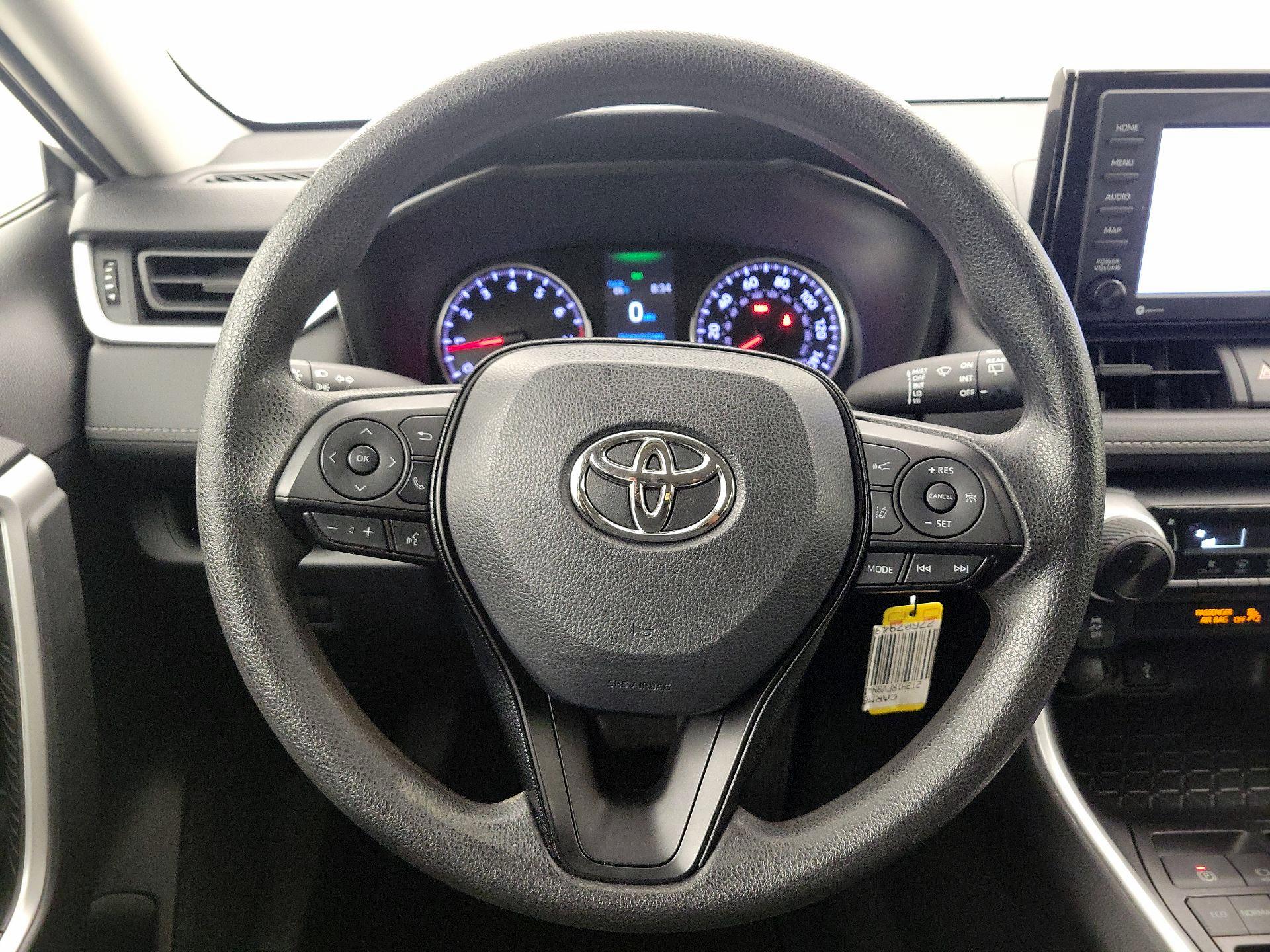Thumbnail: 2022 Toyota RAV4 - 10